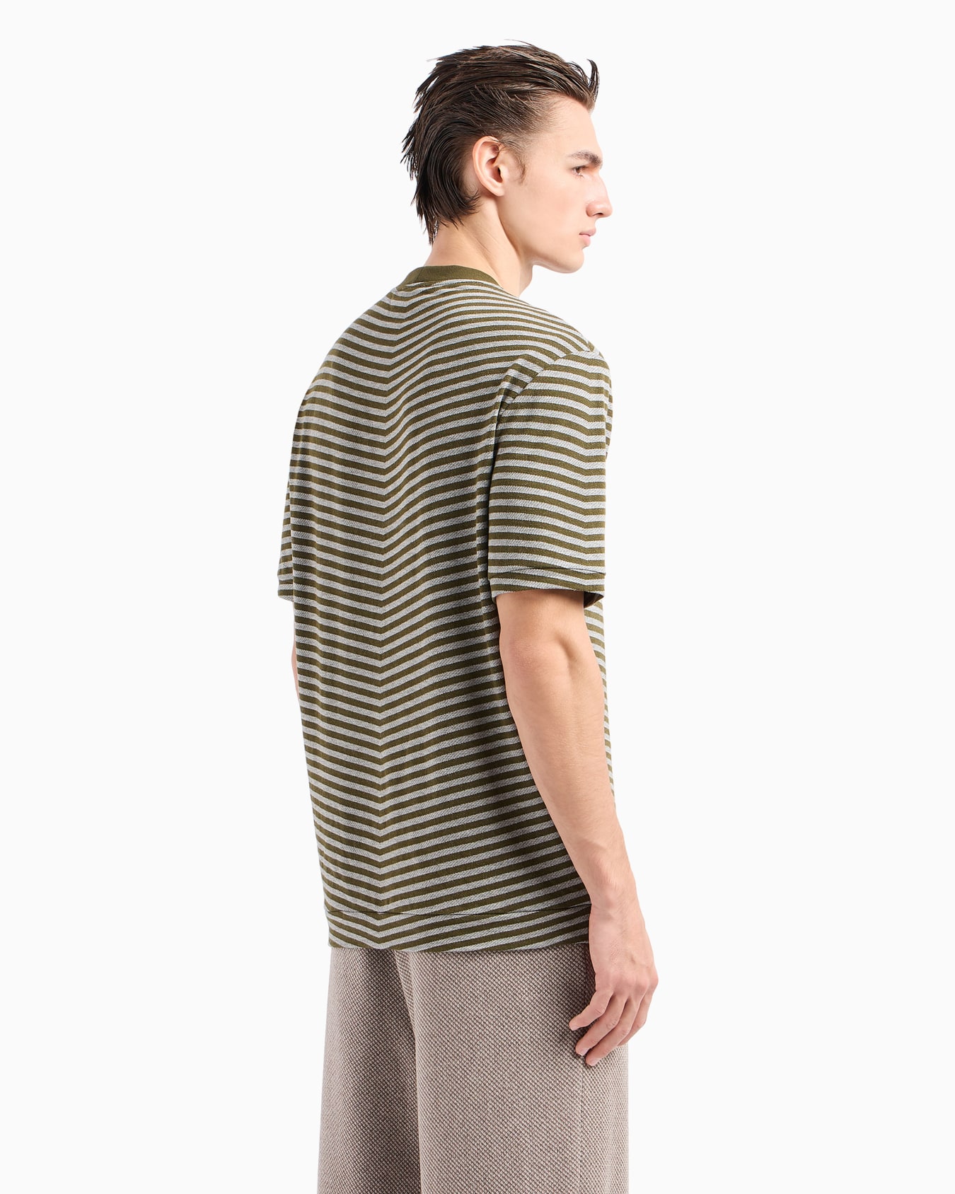 Camiseta de cuello redondo en viscosa elástica con chevrón en tejido jacquard Diapositiva 3