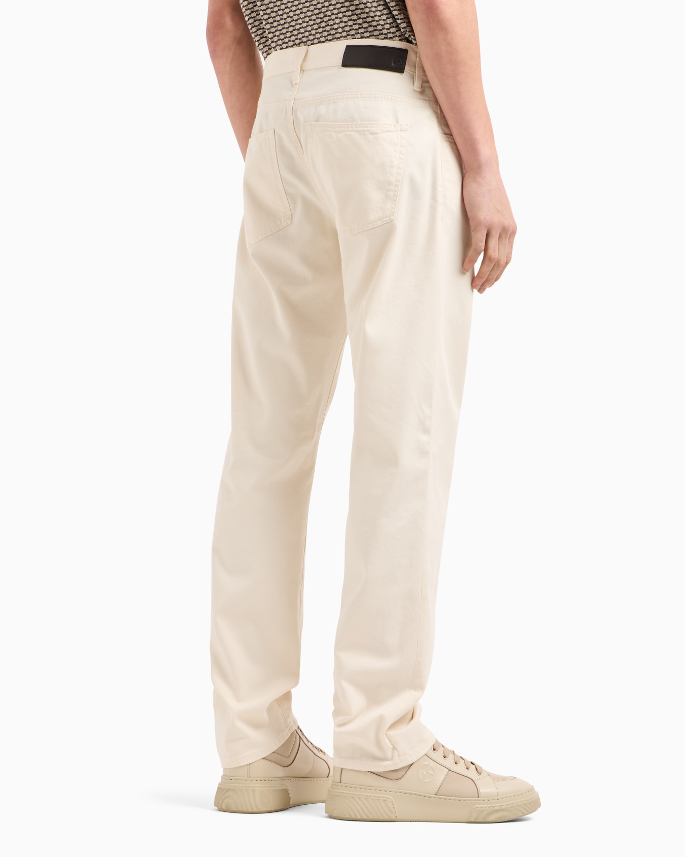 Pantalones cinco bolsillos regular fit de algodón y seda elásticos Diapositiva 2