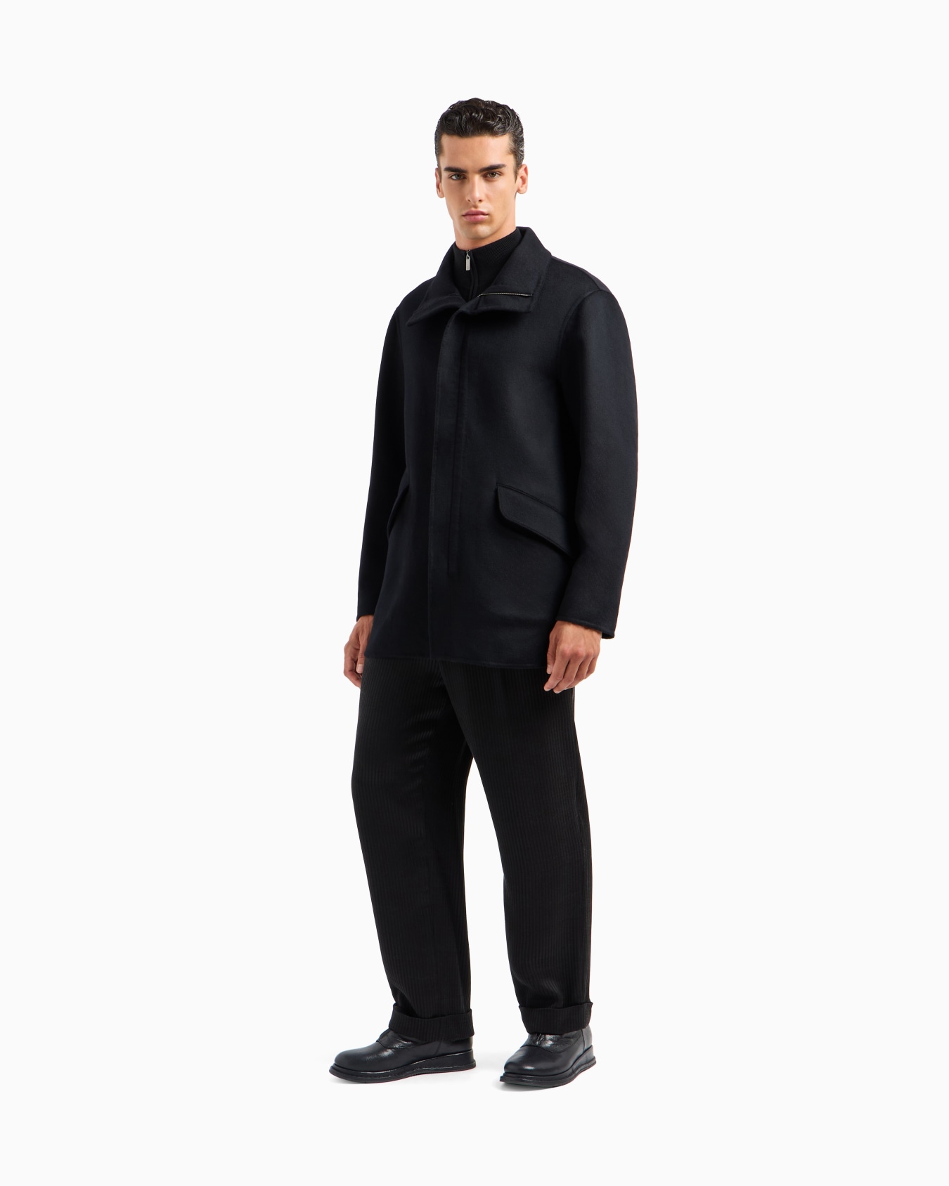 Pea coat in double cashmere cloth Slide 3