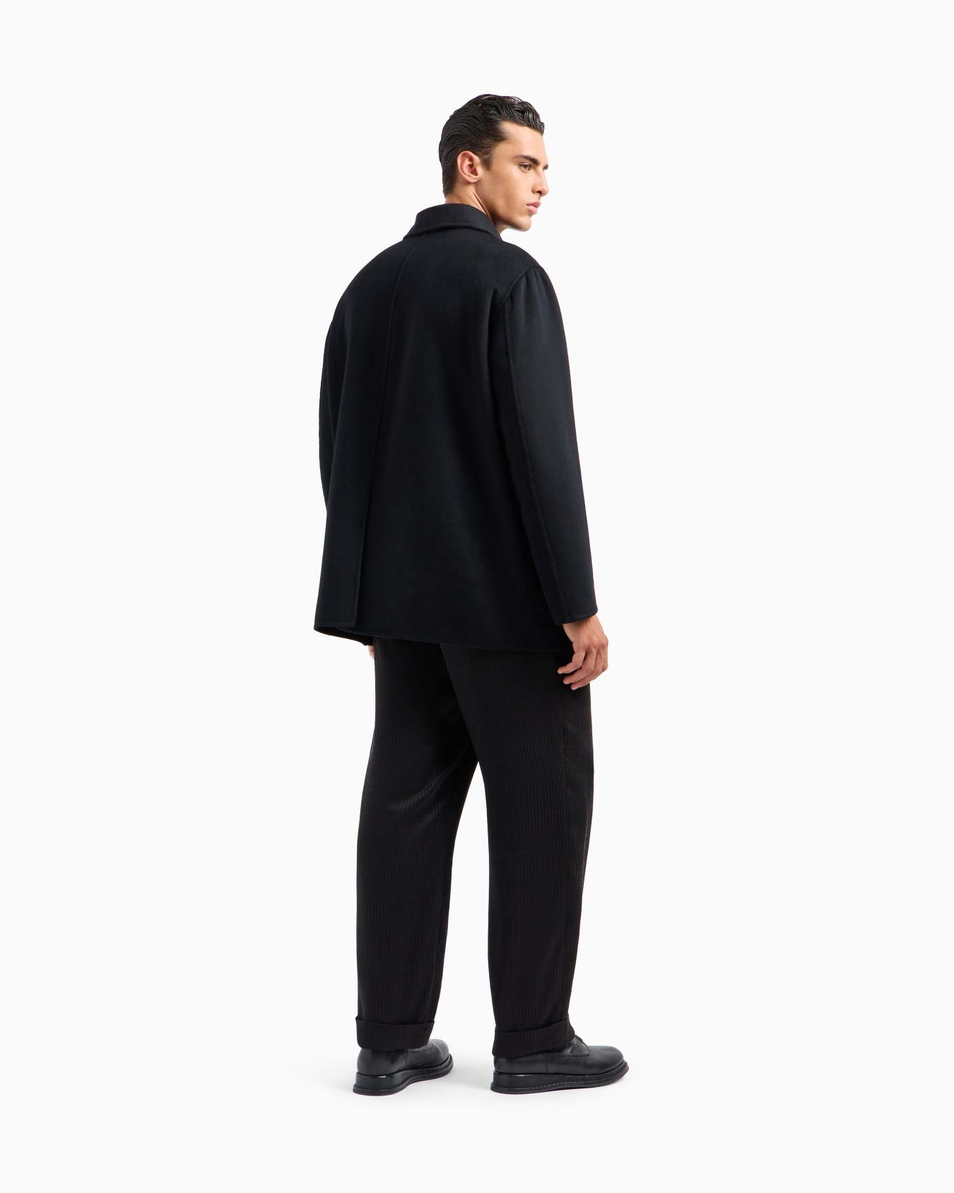 Pea coat in double cashmere cloth Slide 2