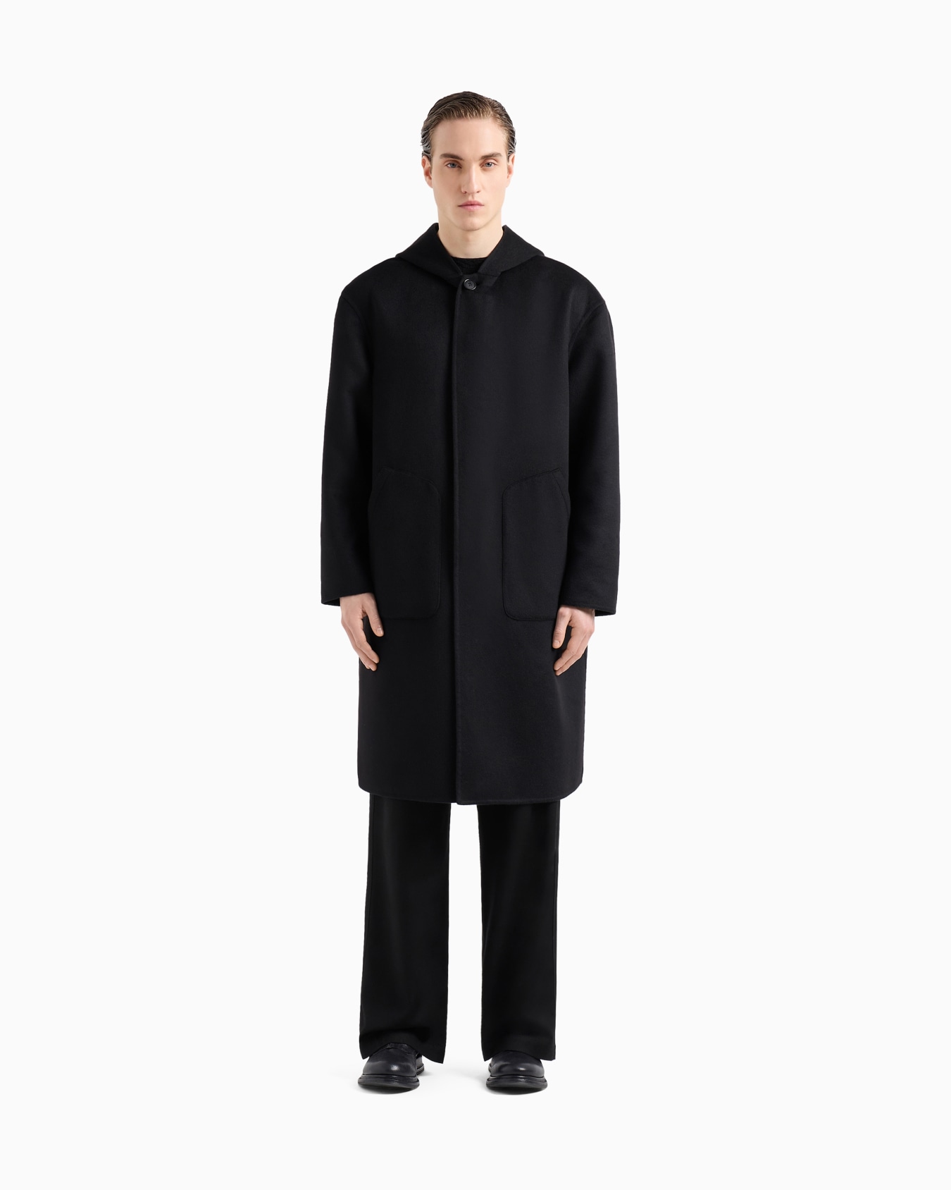 Coat in double-faced cashmere cloth Slide 3
