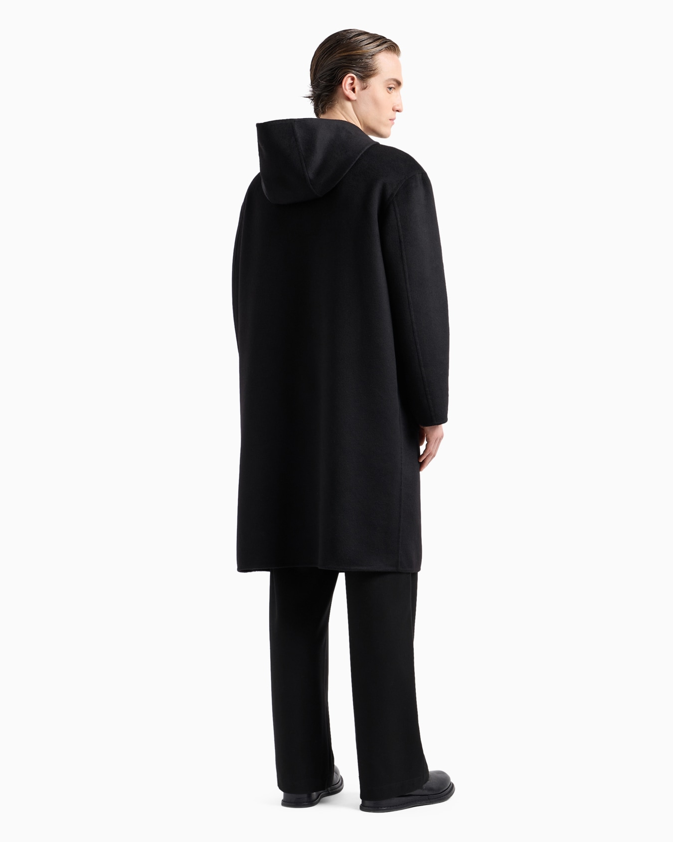 Coat in double-faced cashmere cloth Slide 2