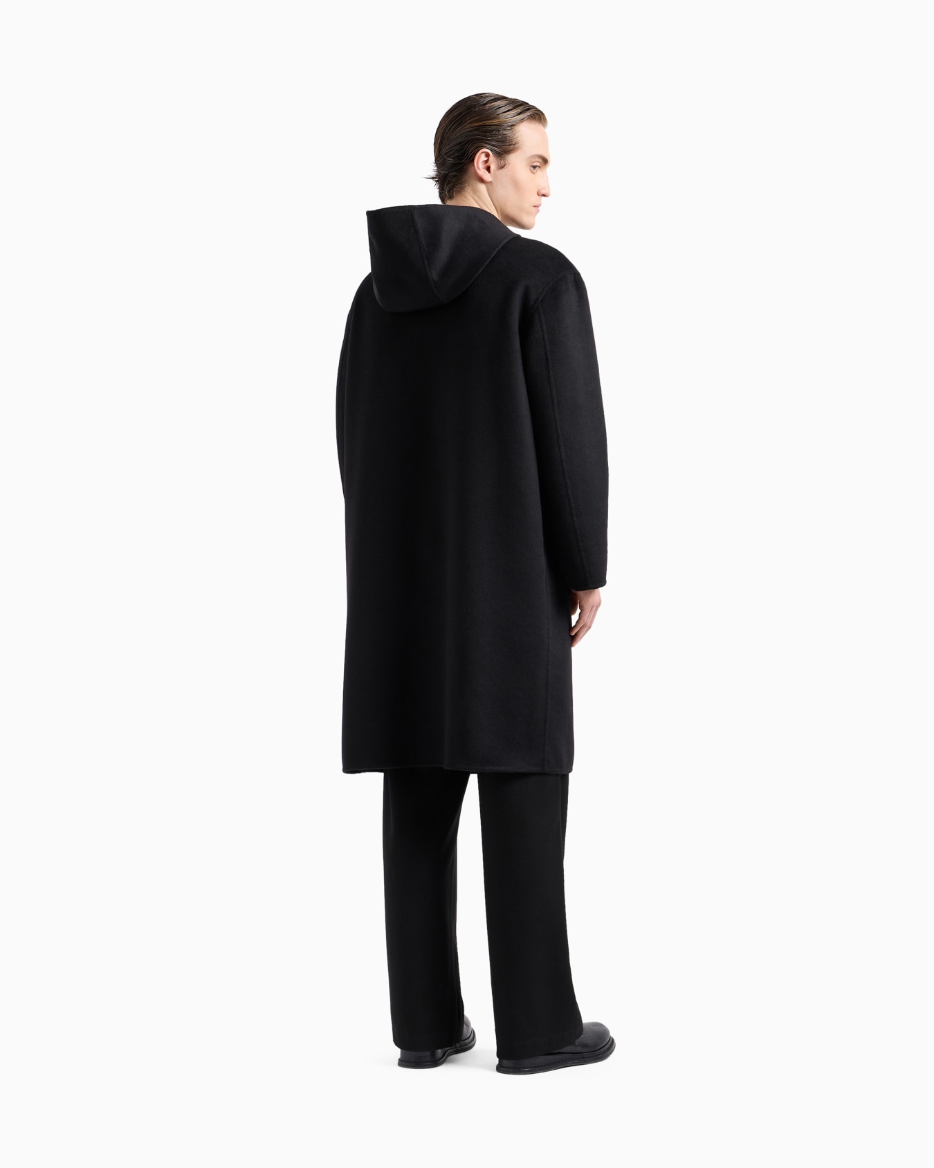 Coat in double-faced cashmere cloth Slide 2