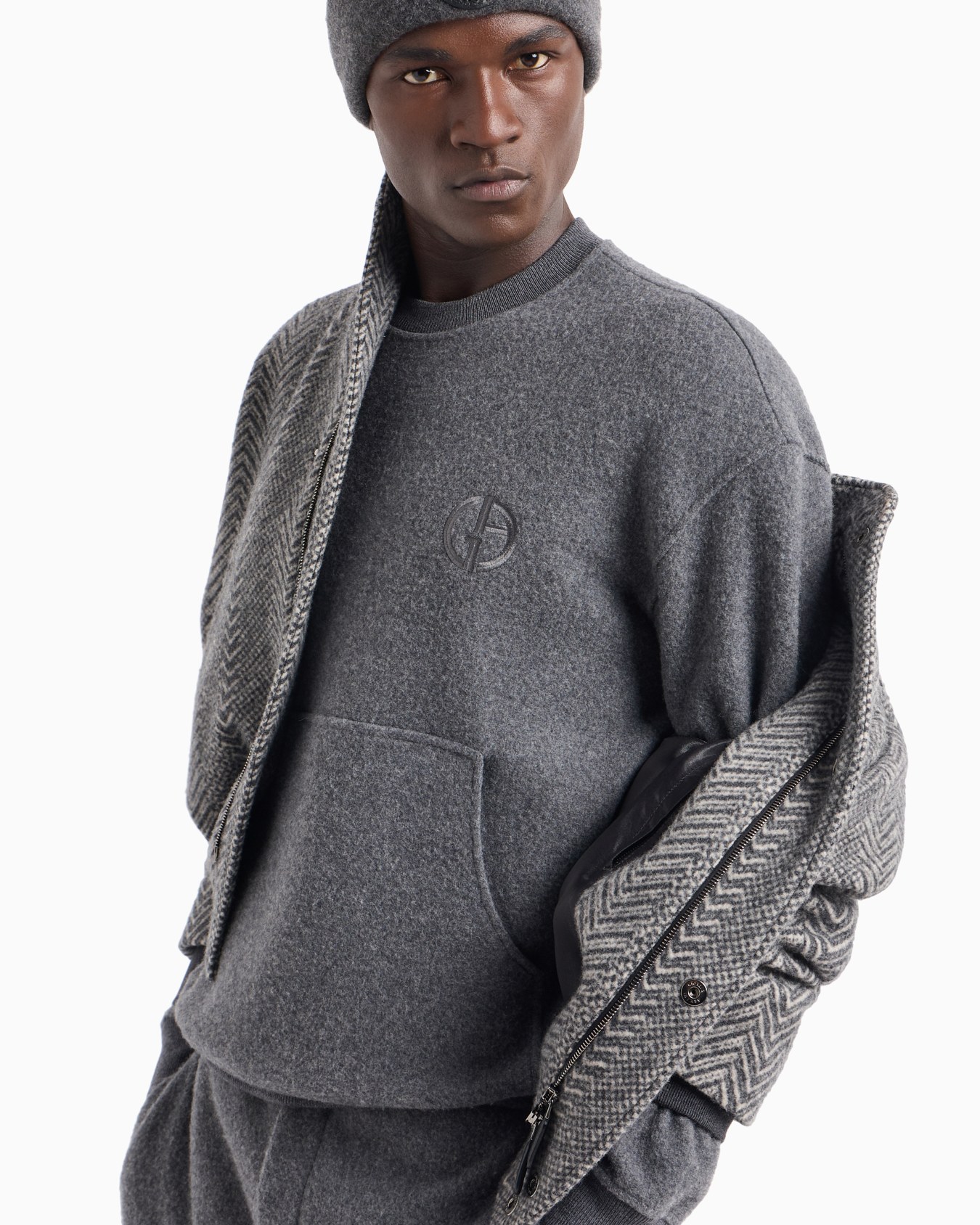 Cashmere fleece crew-neck sweatshirt Slide 5