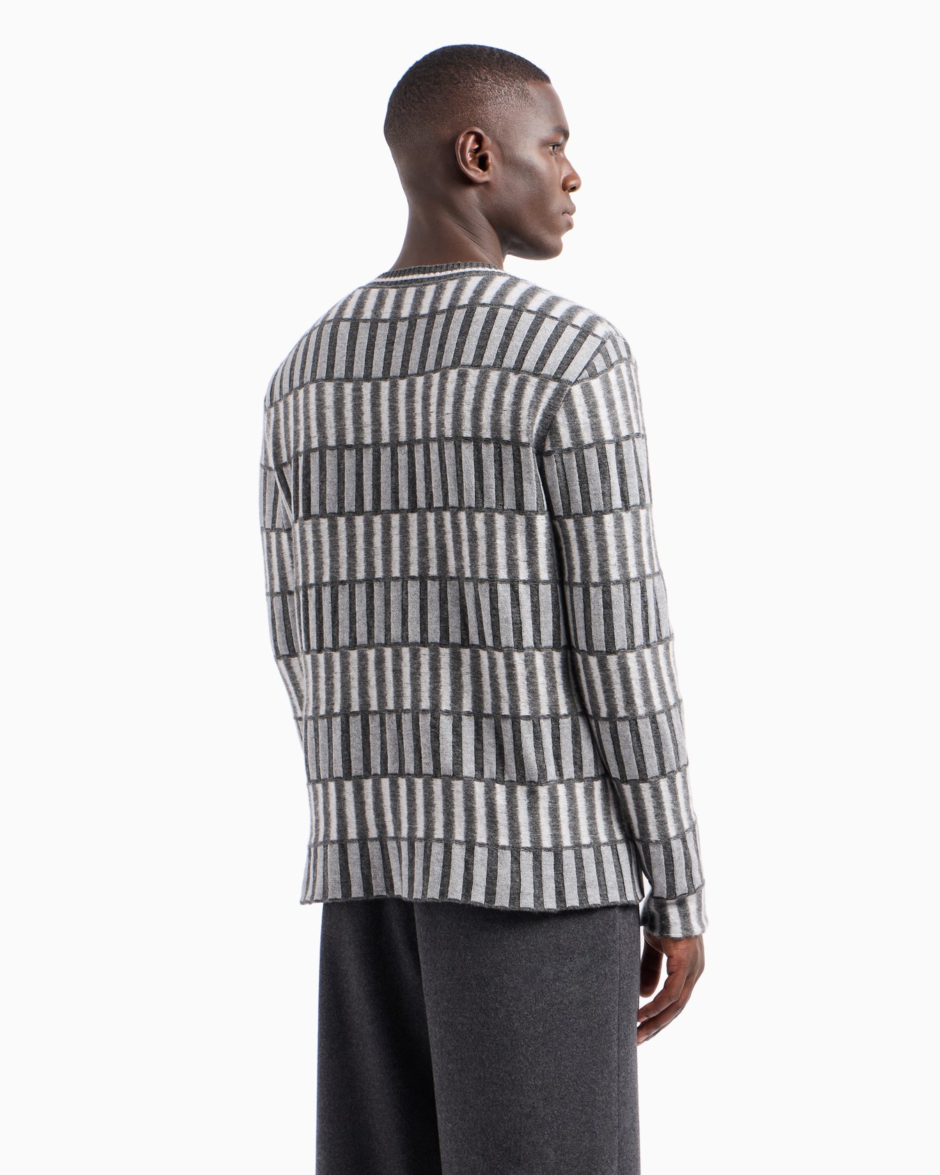 Pullover mit V-Ausschnitt aus Seide und Kaschmir Folie 3