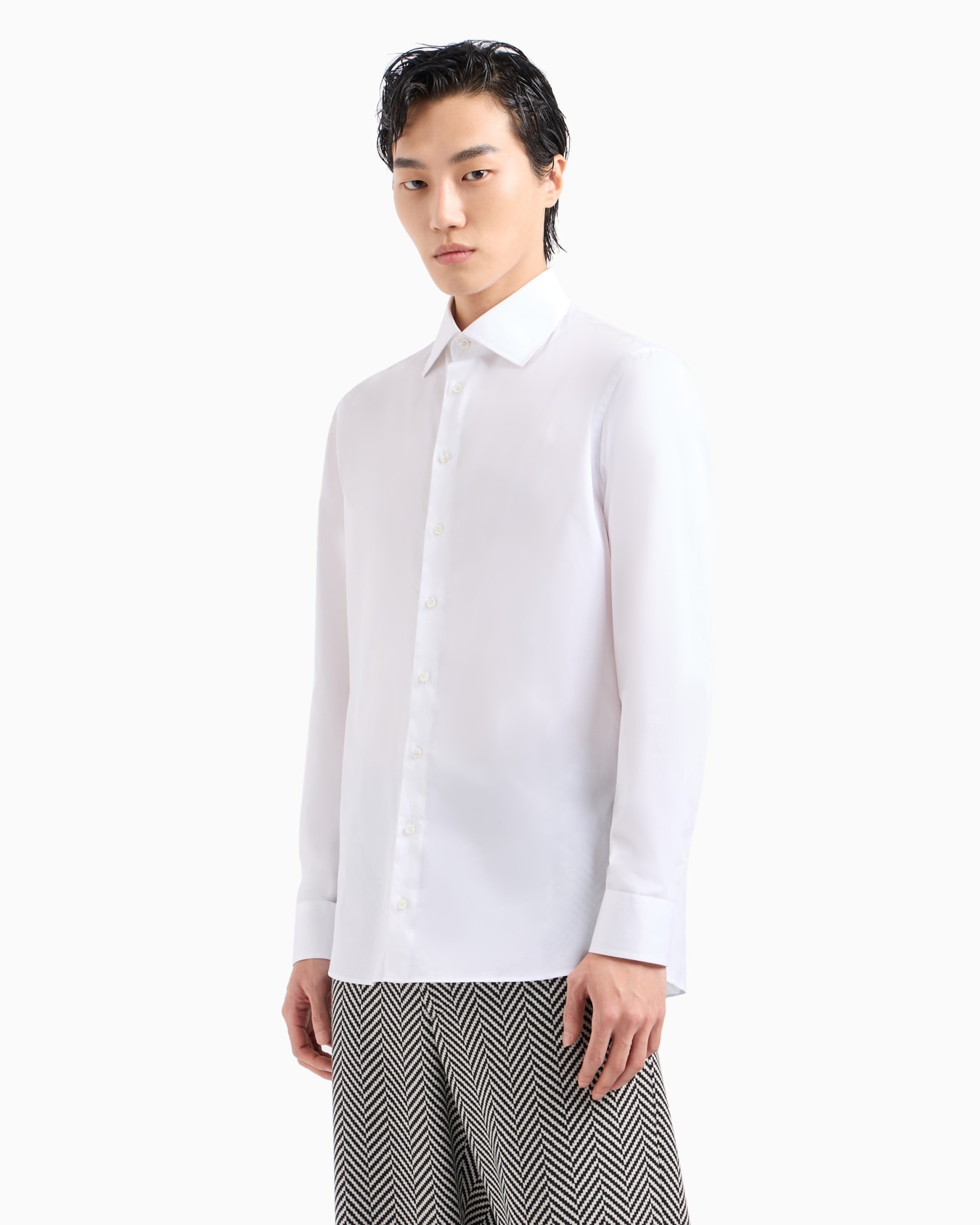 Camisa regular fit en sarga de algodón de máxima calidad Diapositiva 4
