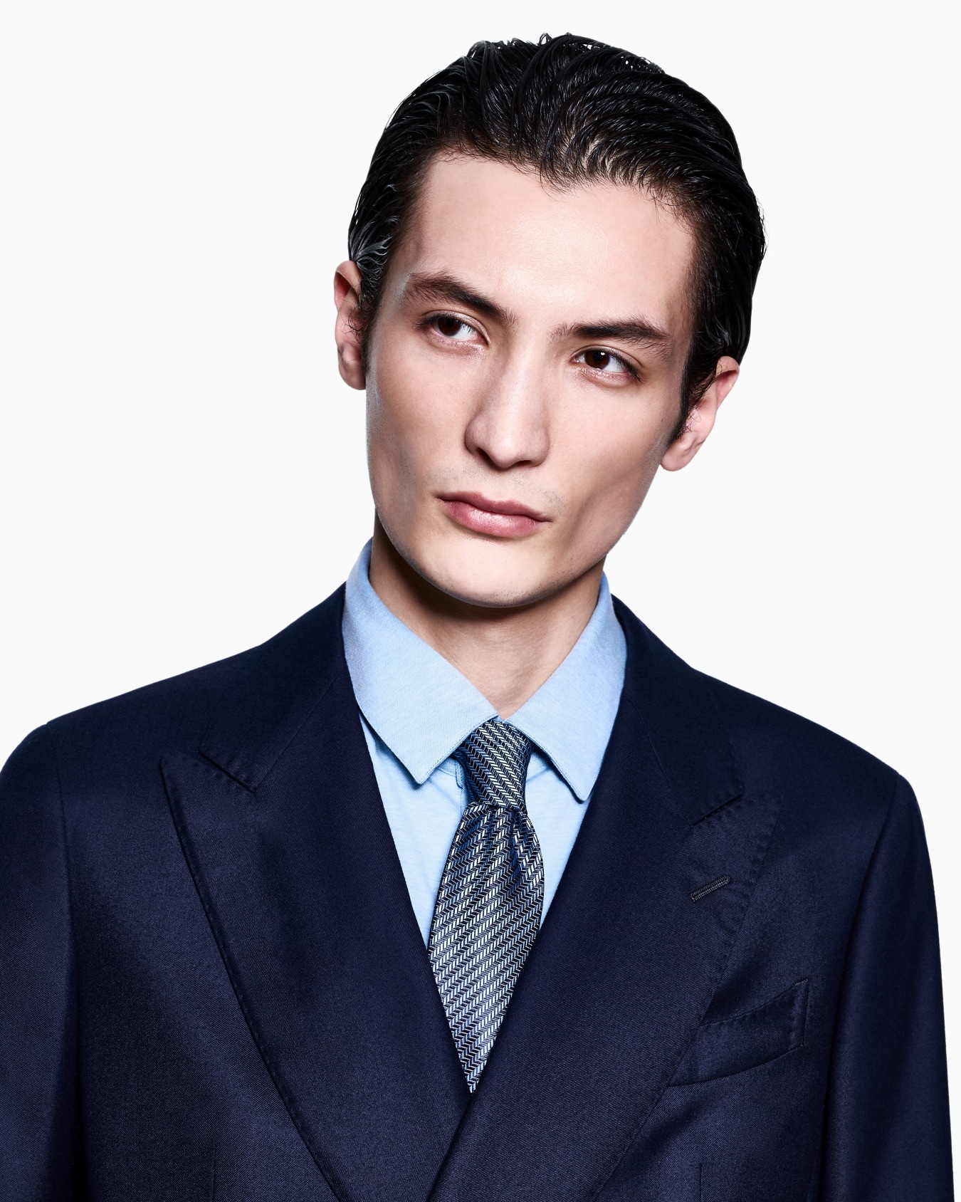 Regular Fit Suits Slide 3
