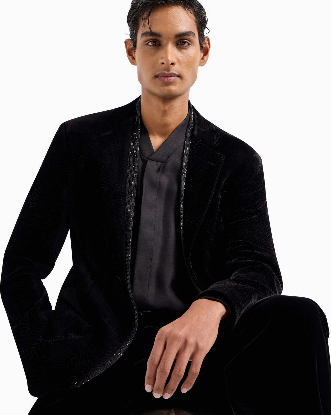 Giorgio’s single-breasted tuxedo jacket in a chevron print velvet Slide 6
