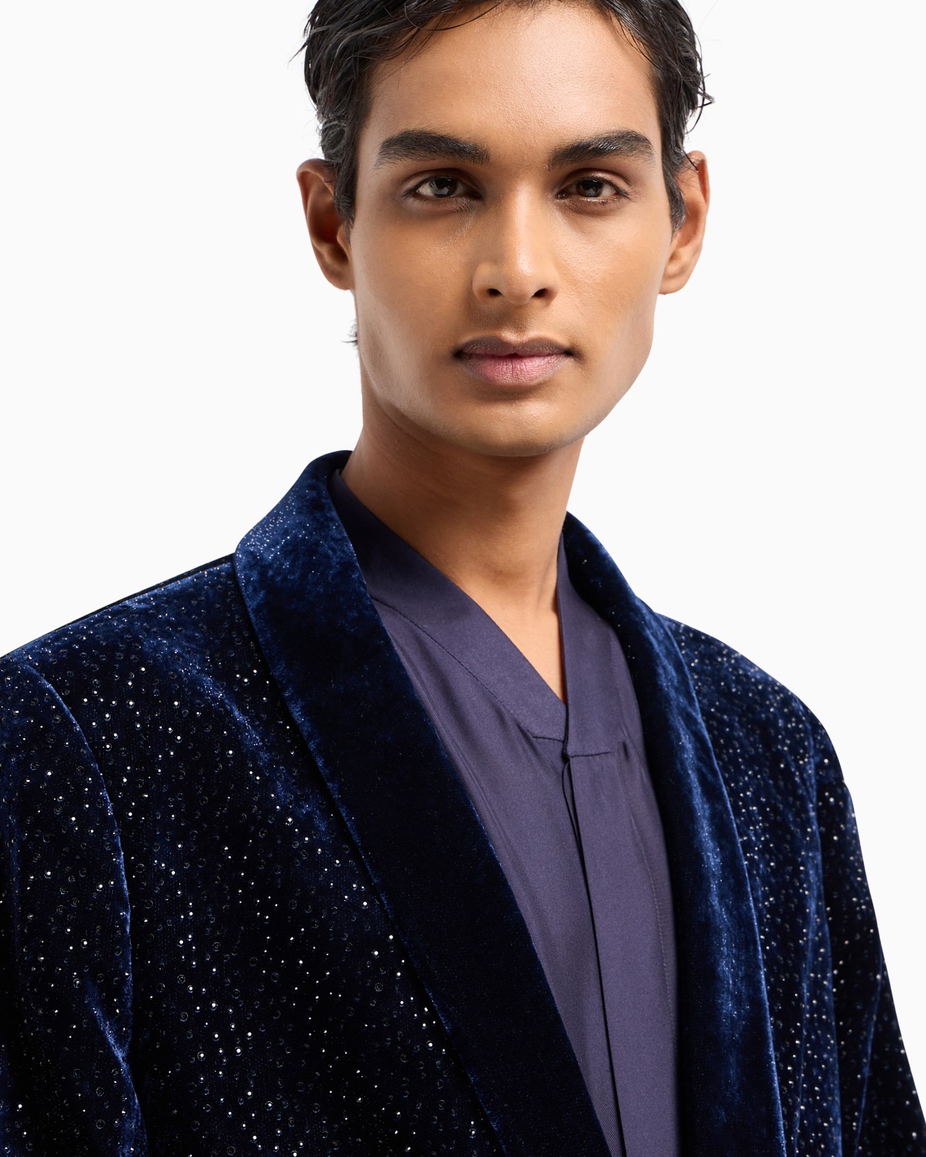 Giorgio’s velvet and crystals single-breasted tuxedo jacket Slide 5