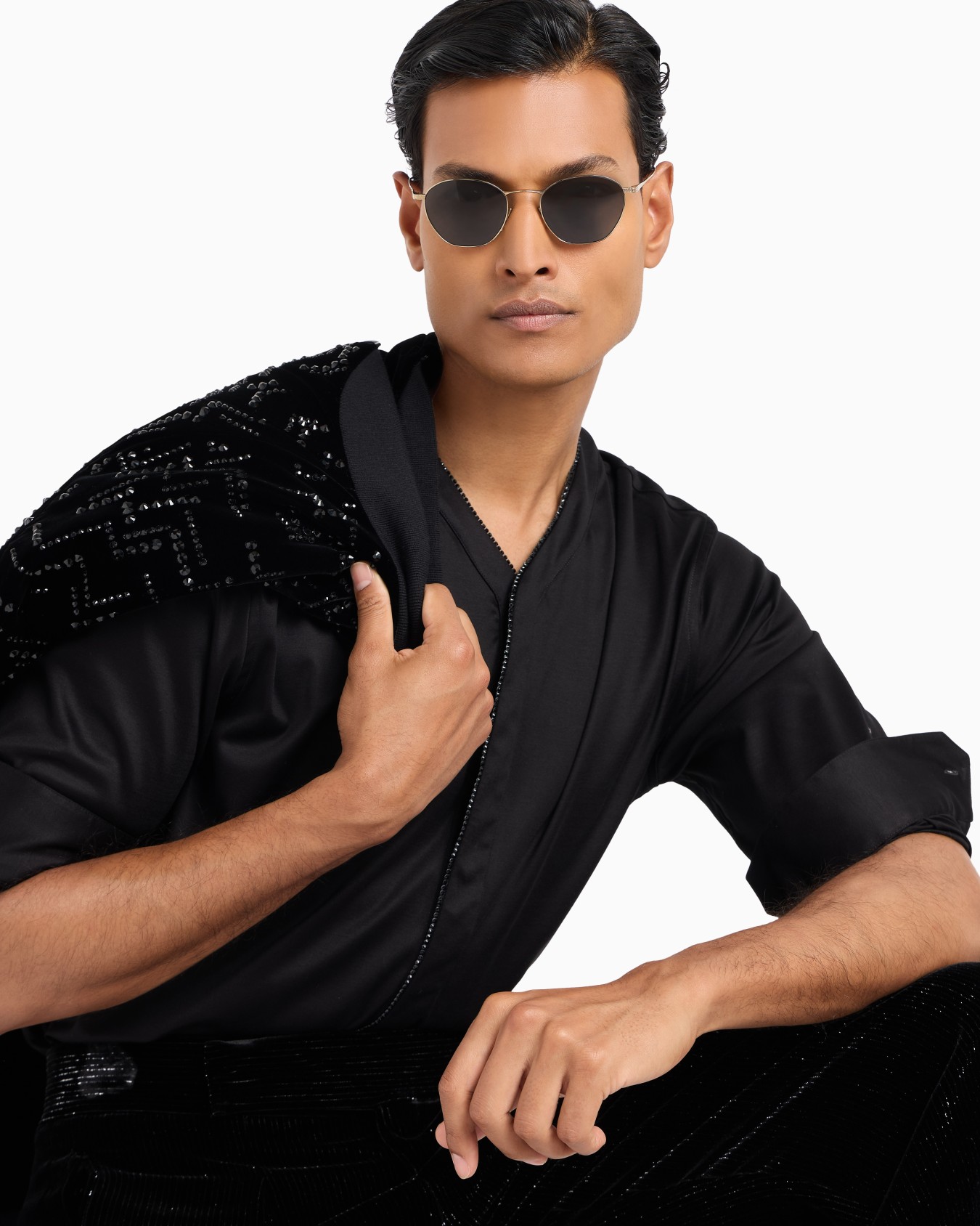 Giorgio's Bomber in velluto con strass applicati Slide 6