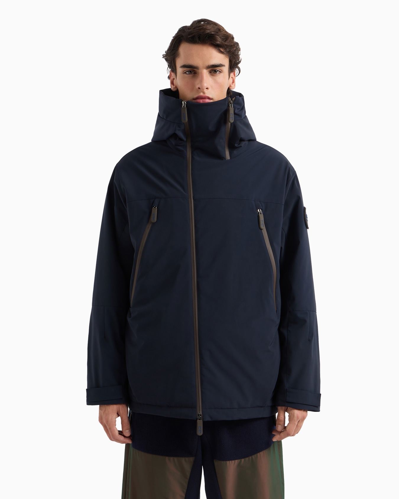 Veste de ski à capuche en tissu imperméable Giorgio Armani Neve Diapositive 4
