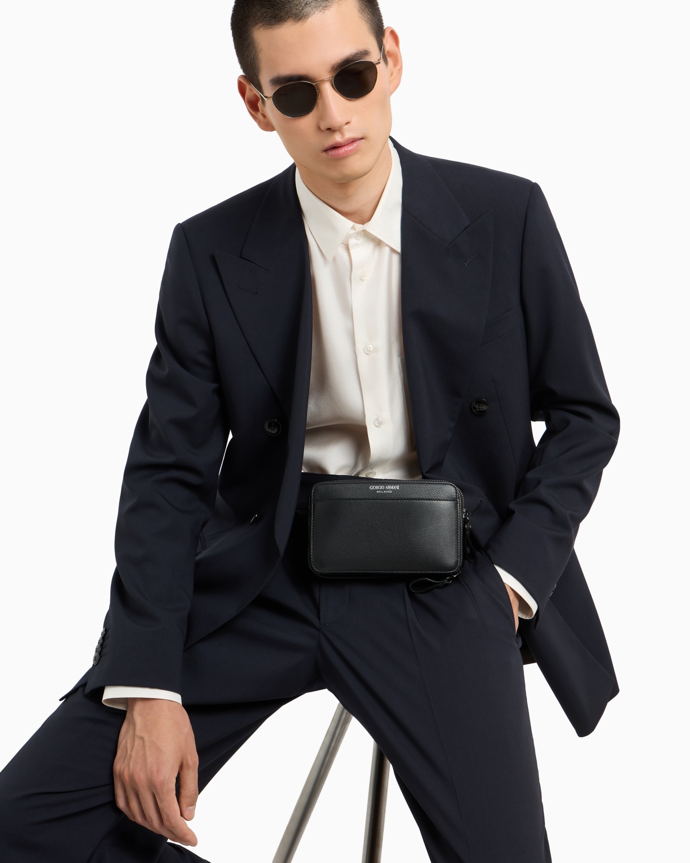 Virgin wool and cashmere double-breasted Royal line suit Slide 6