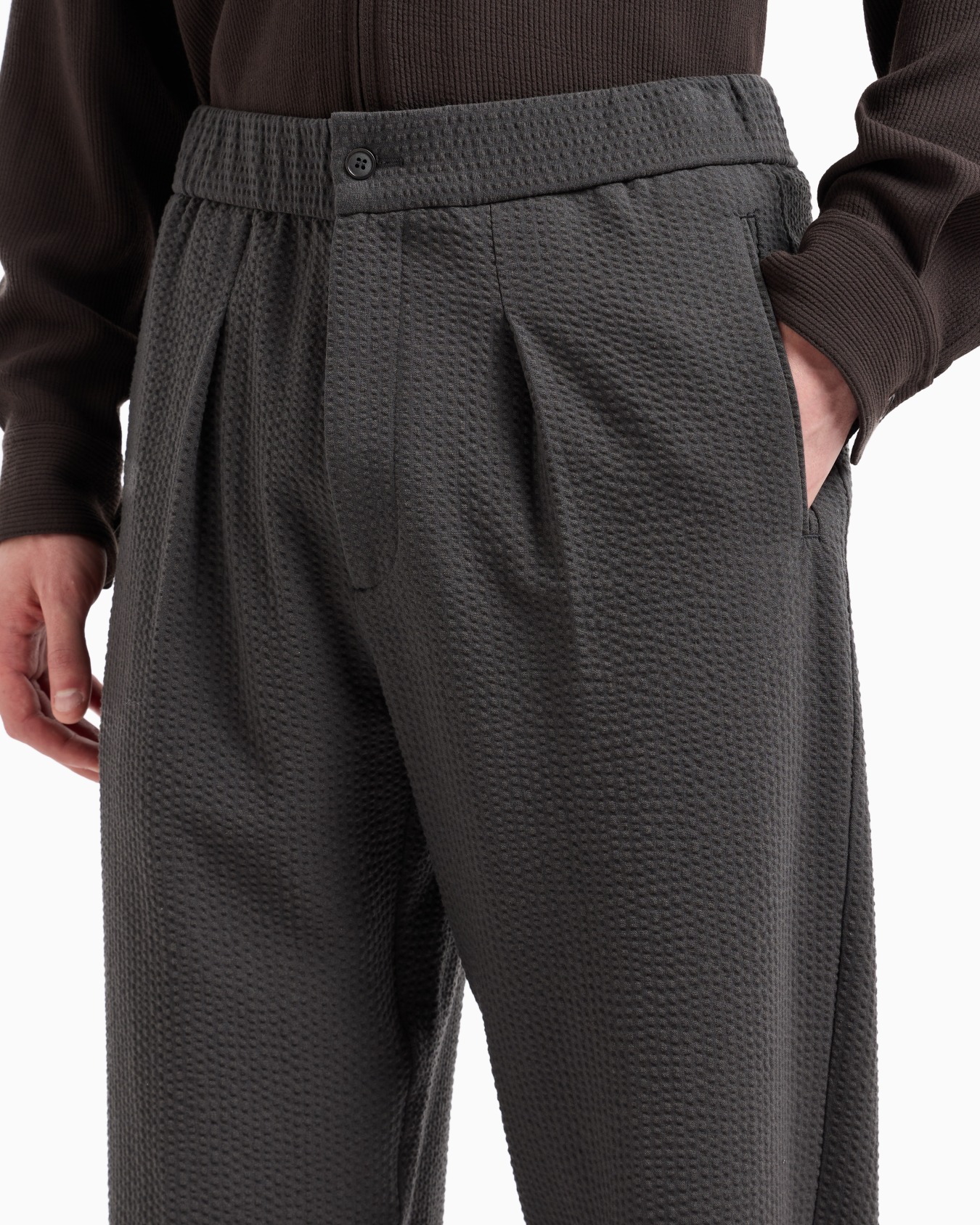 Pantalon à une pince en laine vierge et cachemire seersucker Diapositive 4