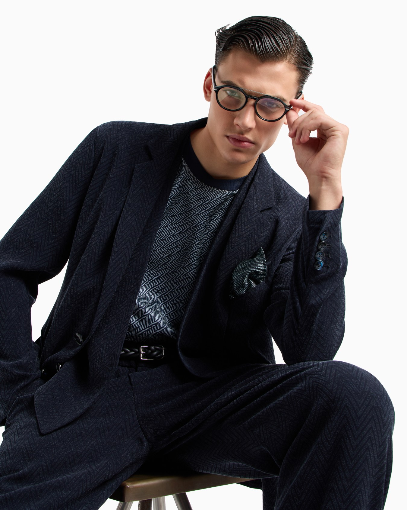 Single-pleat trousers in a chevron cupro and viscose Slide 5