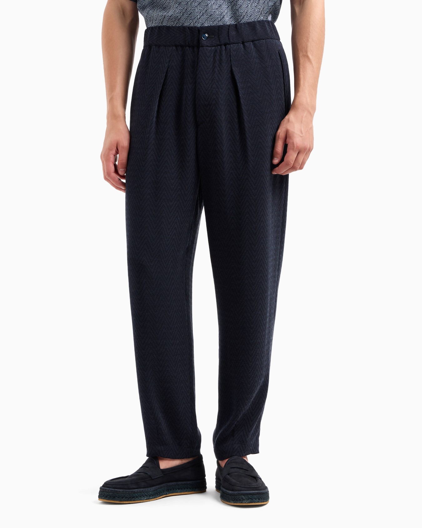 Single-pleat trousers in a chevron cupro and viscose Slide 3