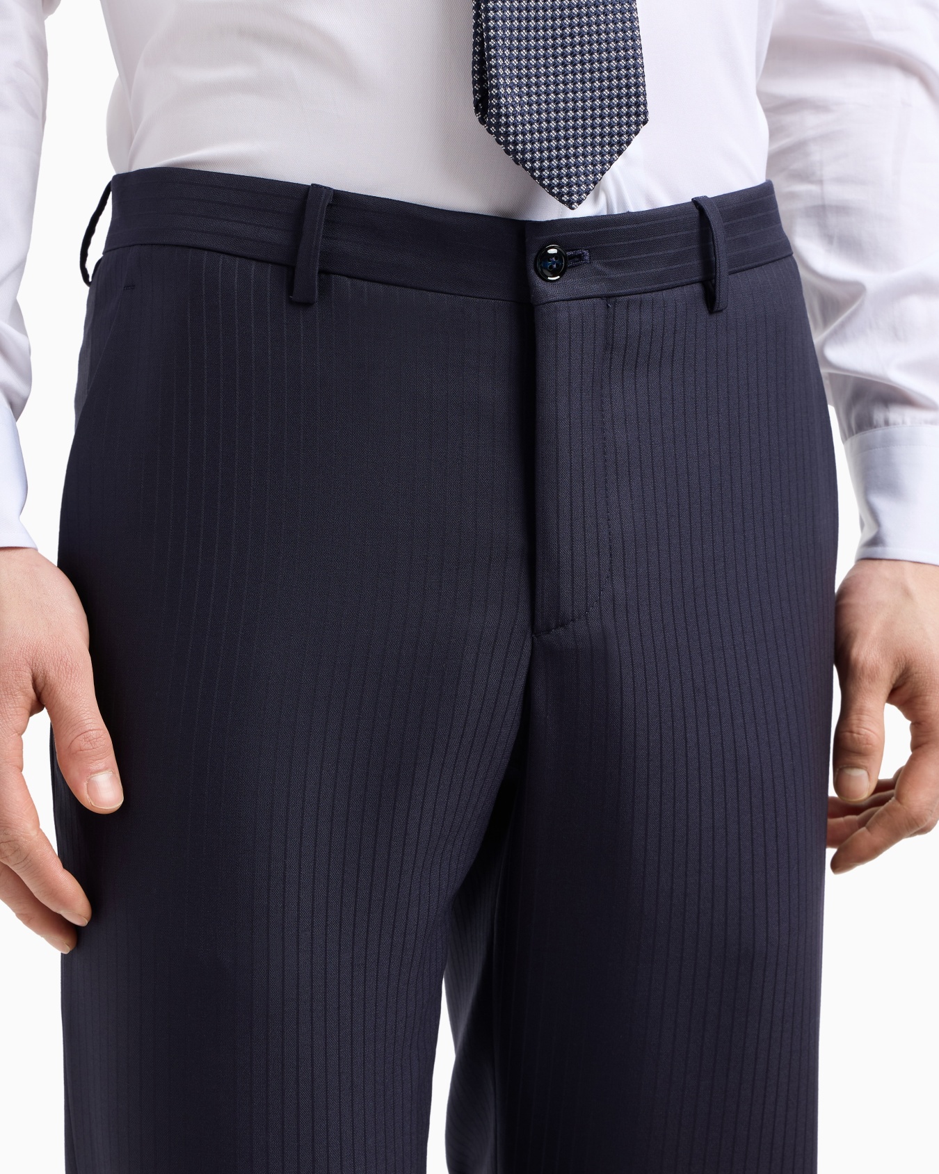 Soho Line double-breasted pinstriped suit in virgin wool Slide 4