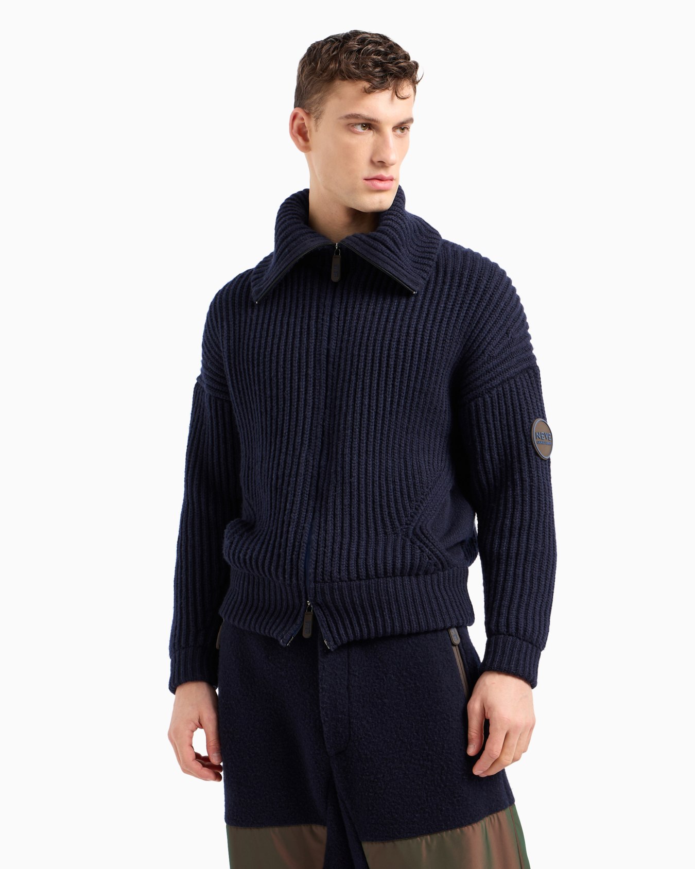 Giorgio Armani Neve ribbed cashmere jumper with zip Slide 4