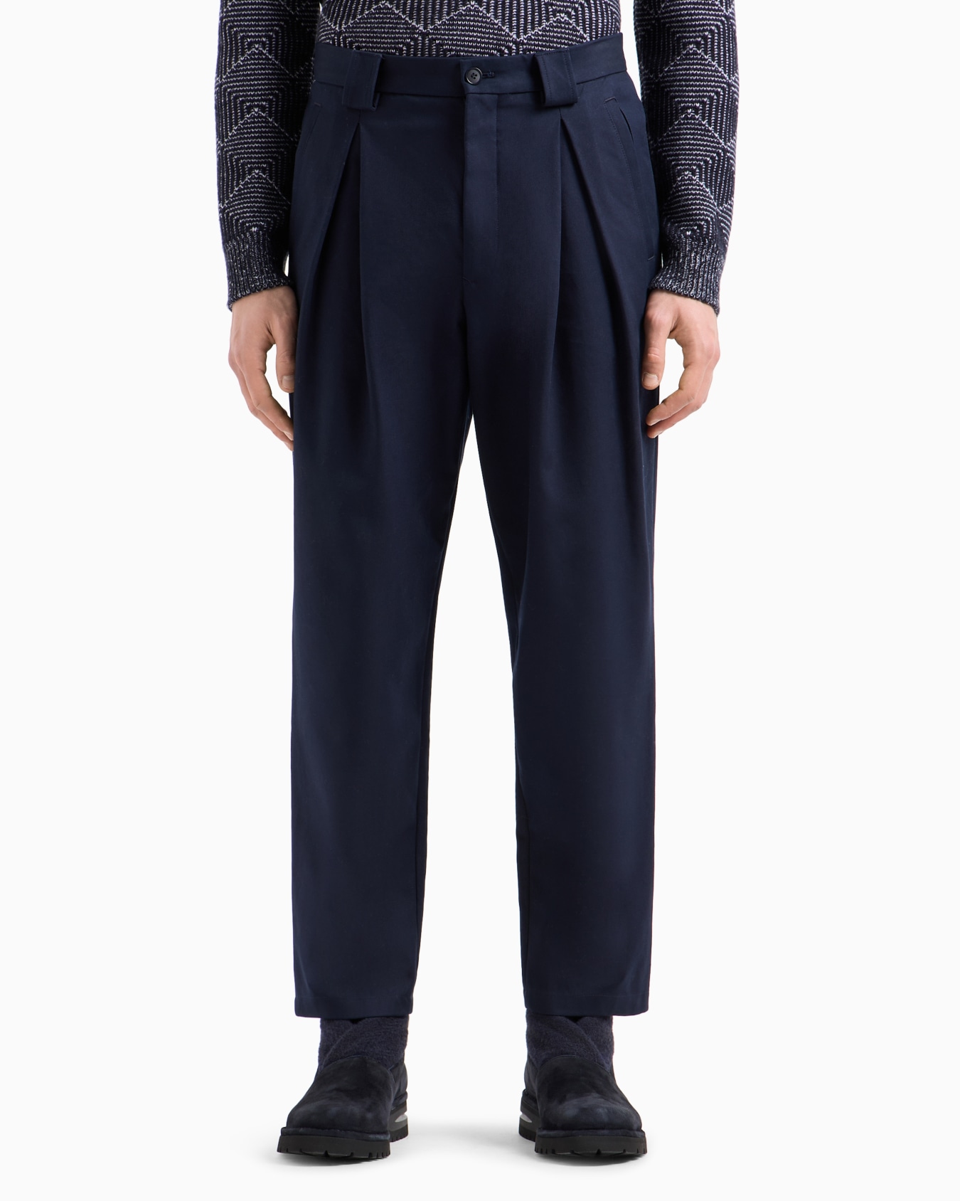 One-pleat trousers in cotton gabardine Slide 1