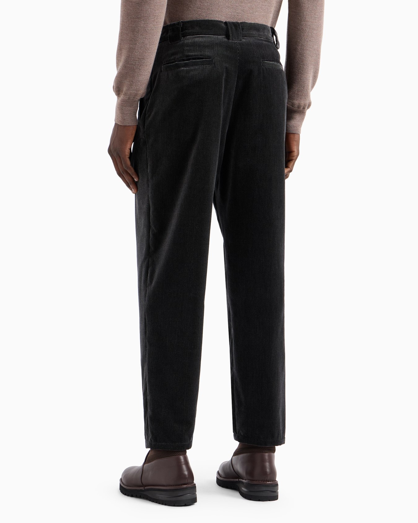 Single-pleat velvet trousers Slide 2