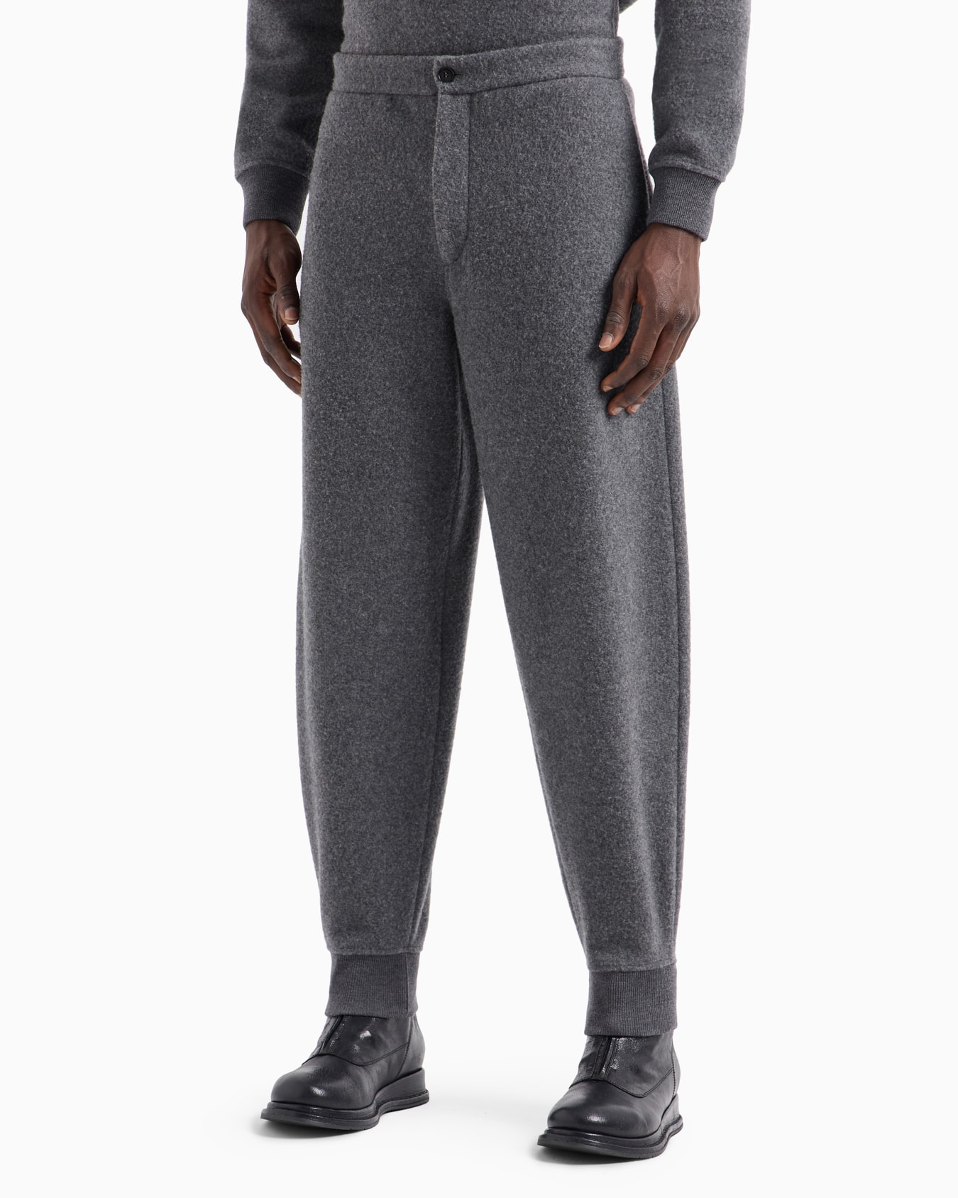 Cashmere fleece joggers Slide 3