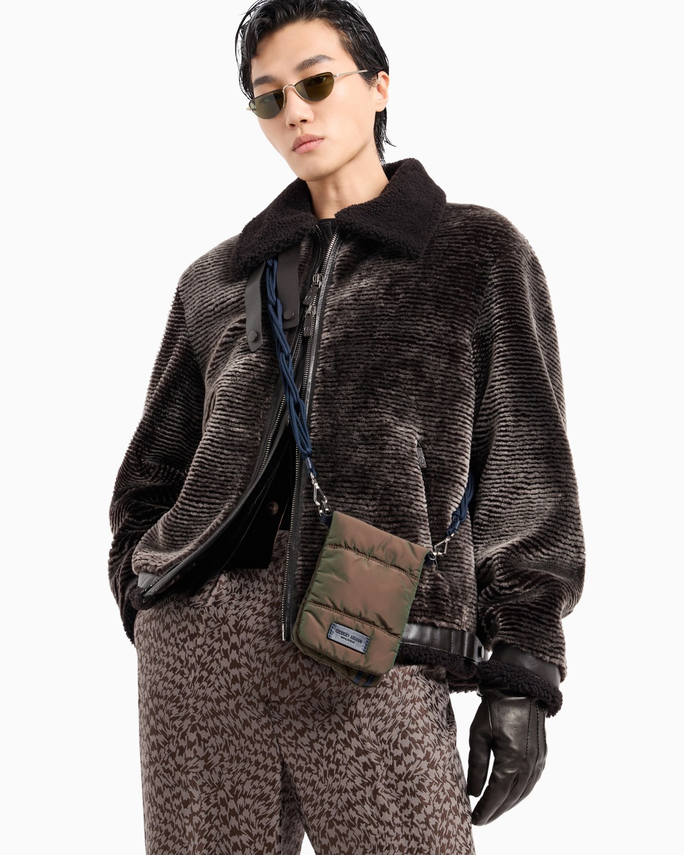 Étui pour téléphone portable Giorgio Armani Neve en nylon irisé et cuir Diapositive 5