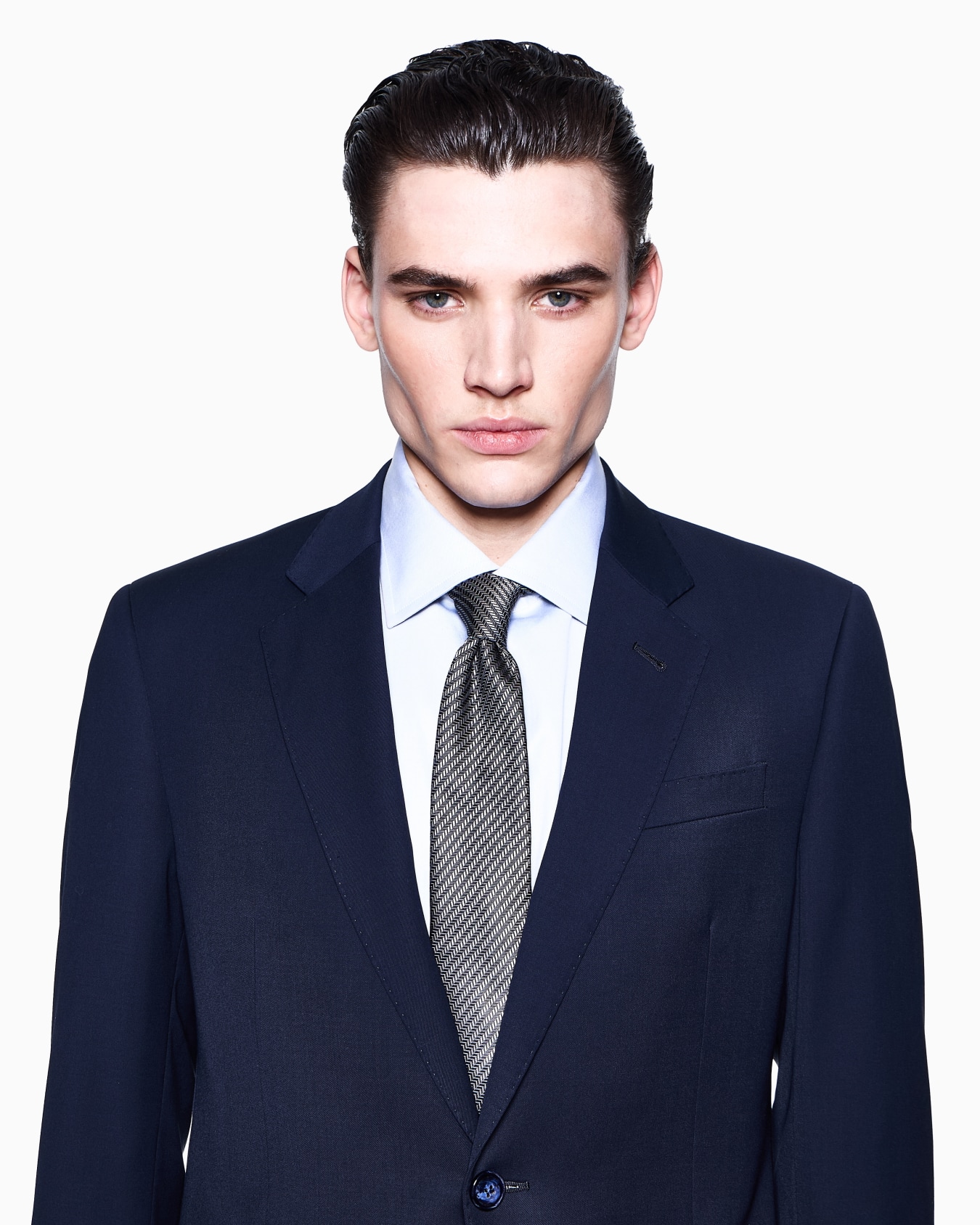 Pure silk tie with geometric jacquard motif Slide 2