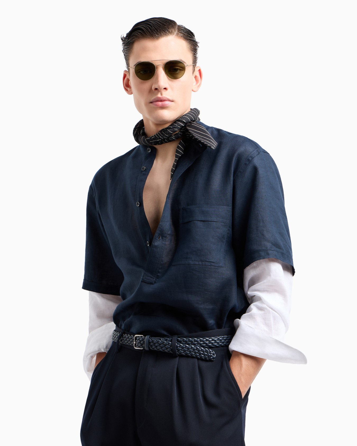 Double-pleat trousers in virgin wool canneté Slide 5