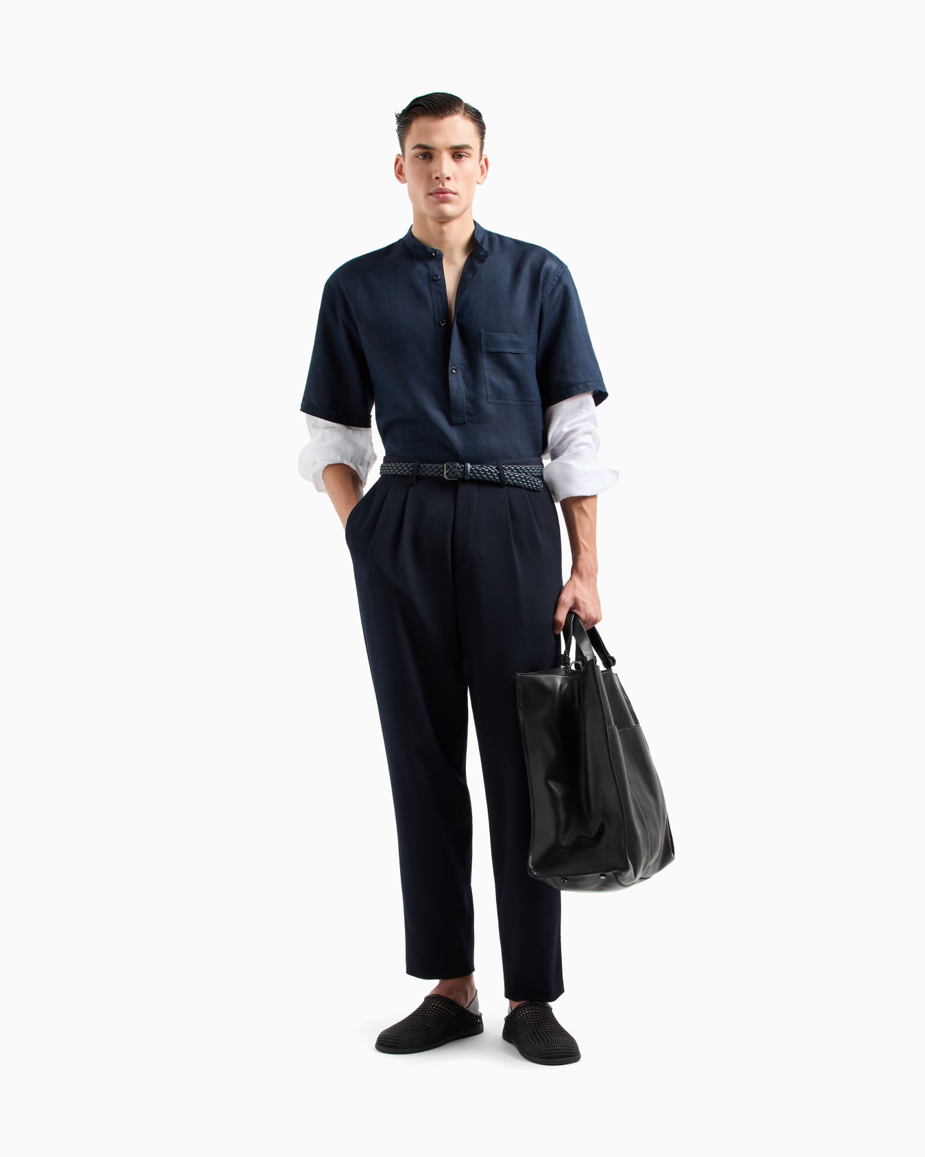 Double-pleat trousers in virgin wool canneté Slide 1