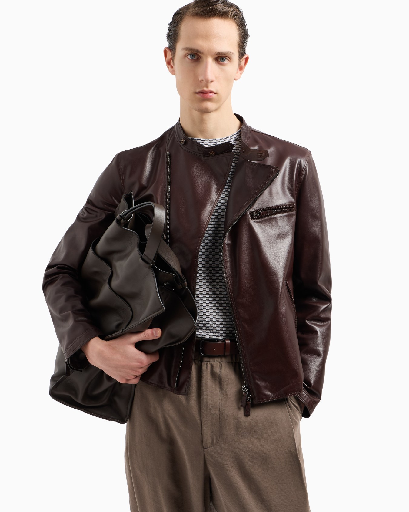 Washed, silk-blend, single-pleat trousers Slide 5