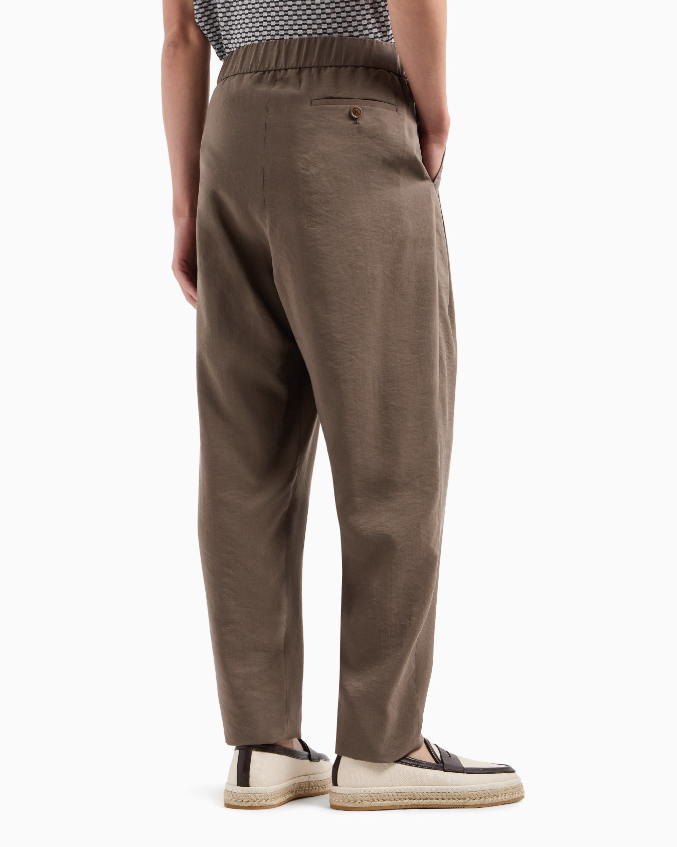 Washed, silk-blend, single-pleat trousers Slide 2