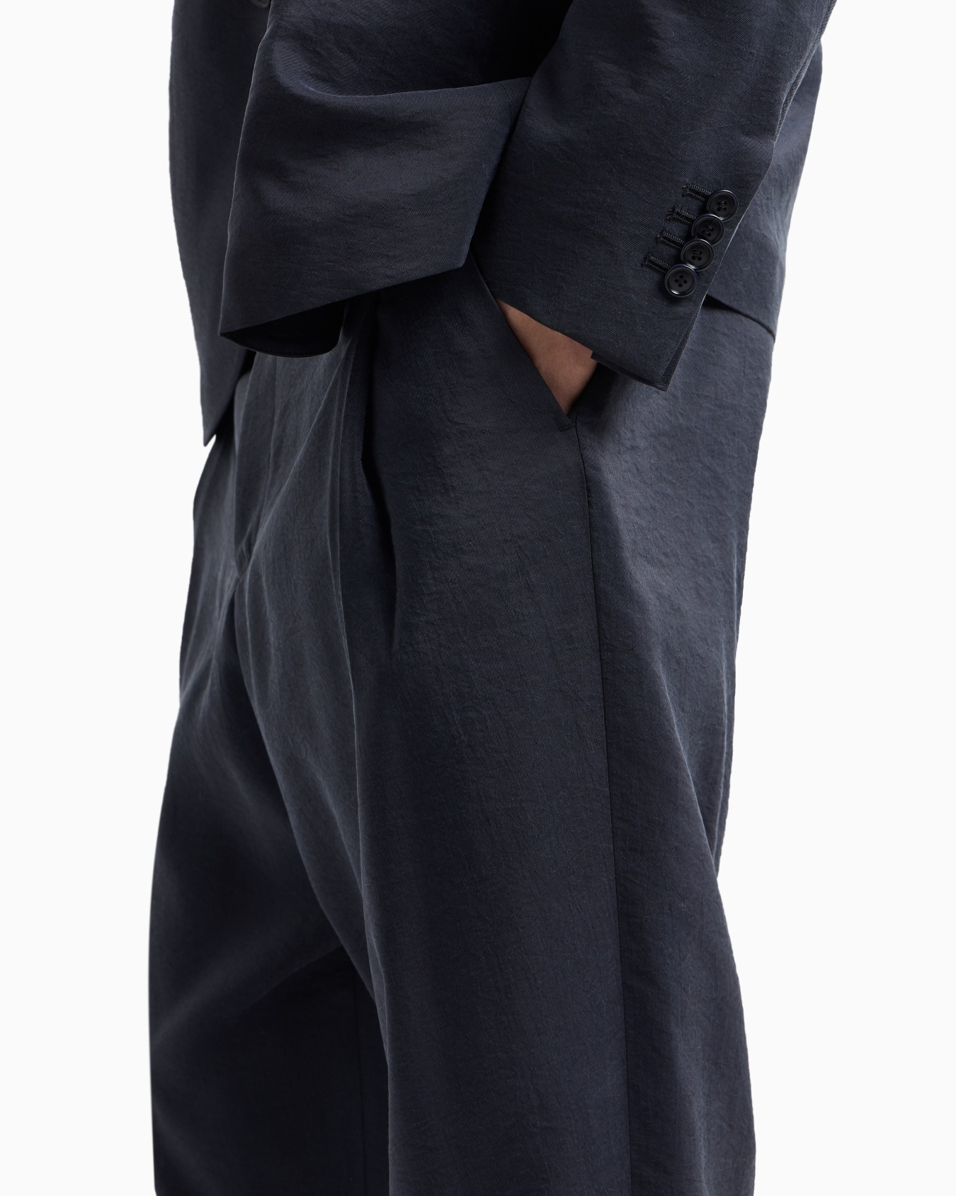 Pantalon à une pince en mélange de soie lavée Diapositive 4