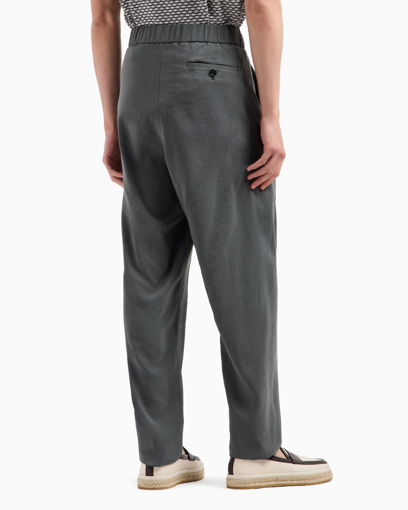 Washed, silk-blend, single-pleat trousers Slide 2