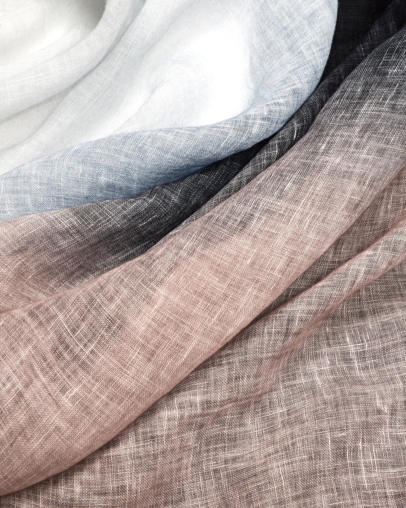 Linen stole with a gradient print Slide 1