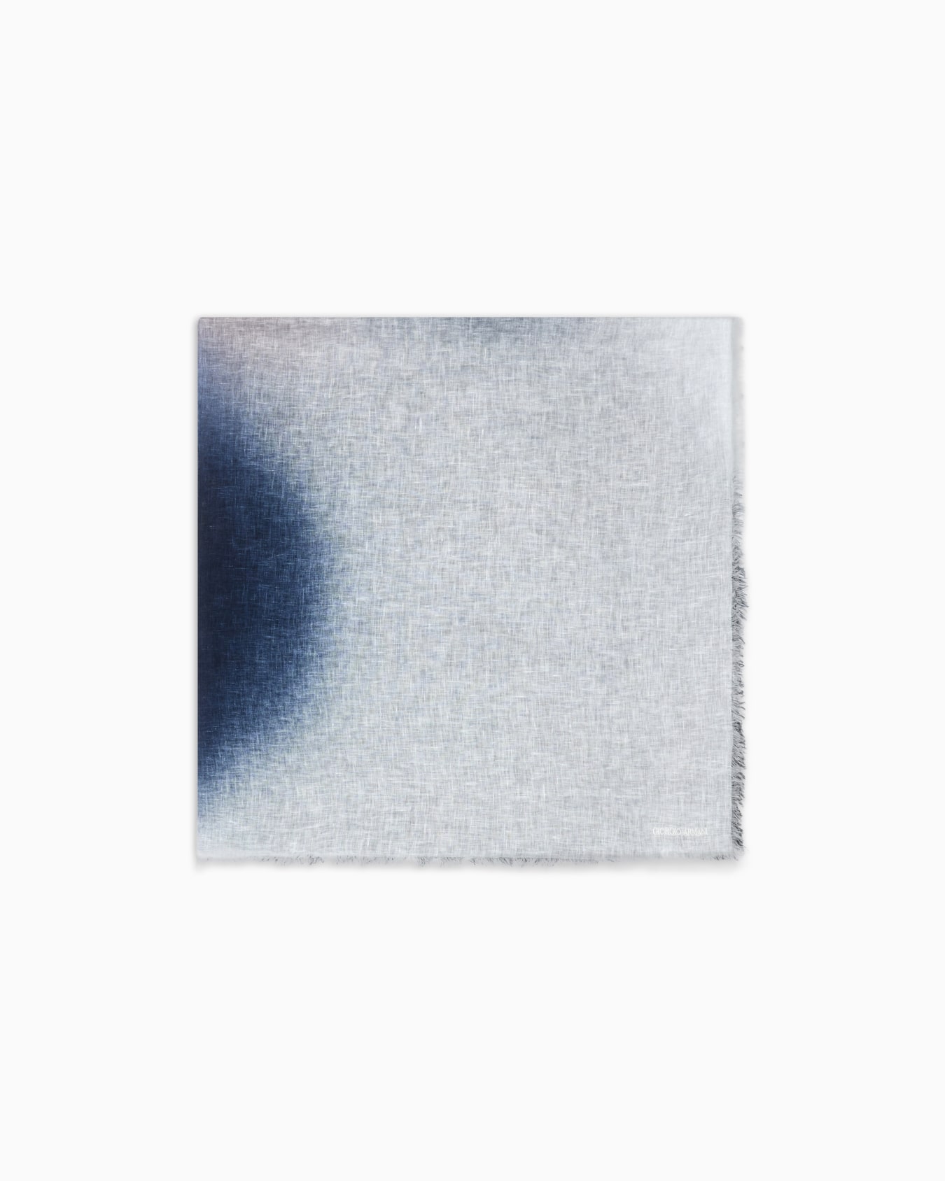 Linen stole with a gradient print Slide 0
