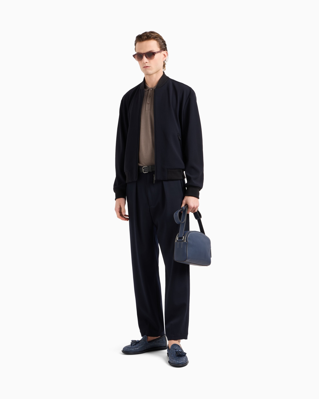 Short-sleeved polo shirt in silk, linen and cotton Slide 1