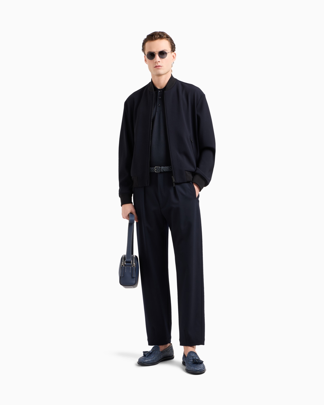 Short-sleeved polo shirt in silk, linen and cotton Slide 1
