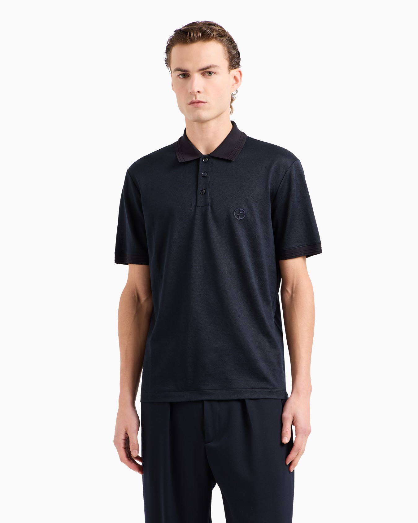 Short-sleeved polo shirt in silk, linen and cotton Slide 3