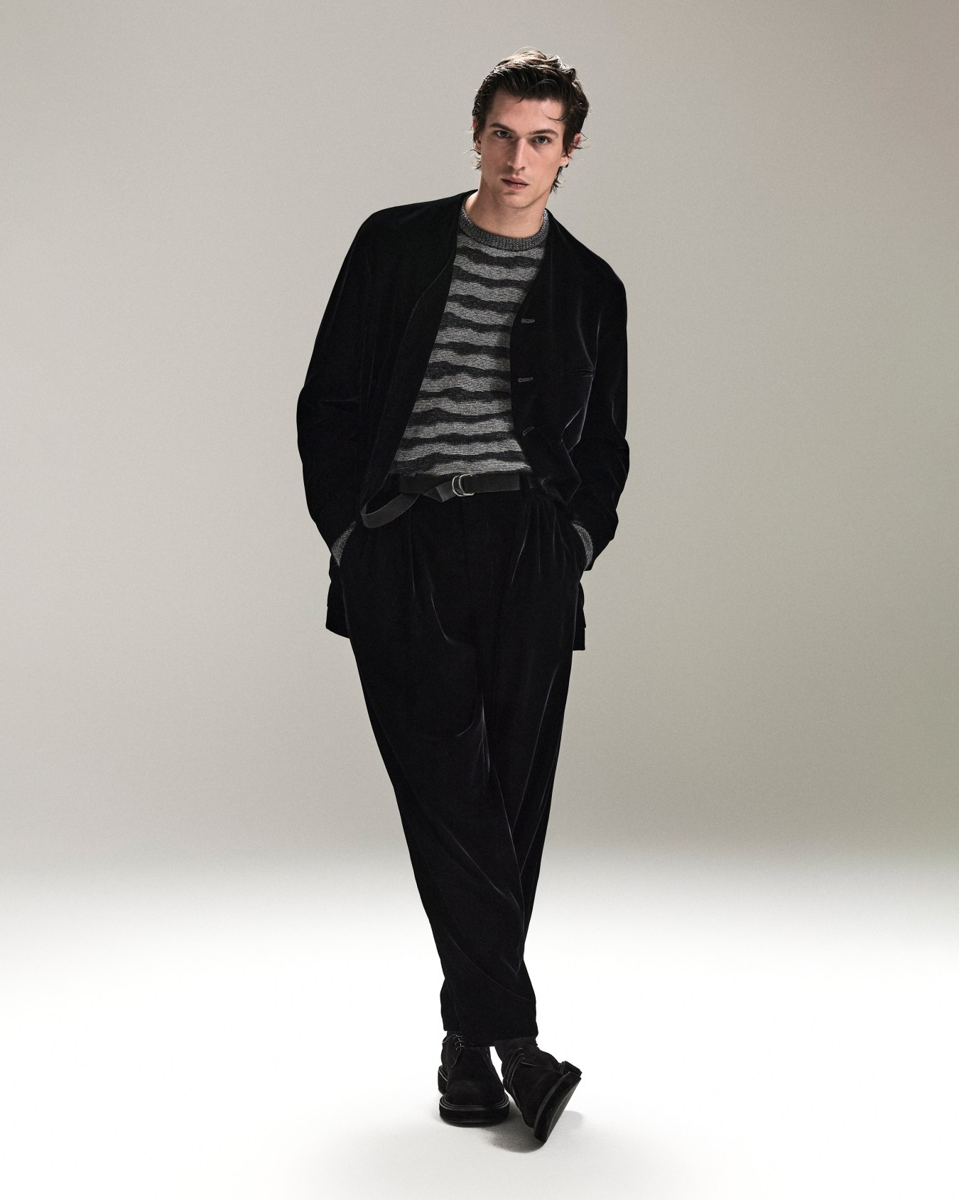 Double-darted velvet trousers Slide 6