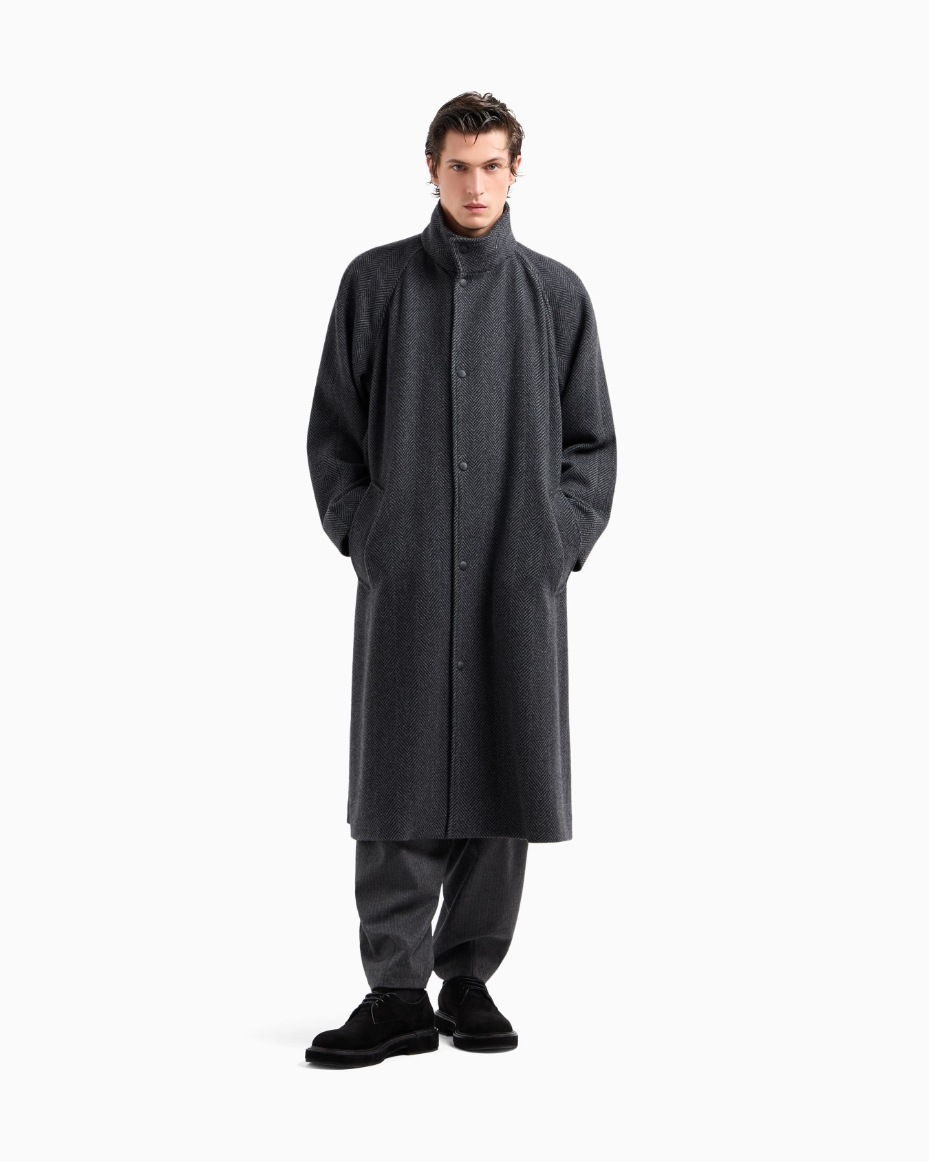 Long coat in chevron jacquard cashmere-blend cloth Slide 3