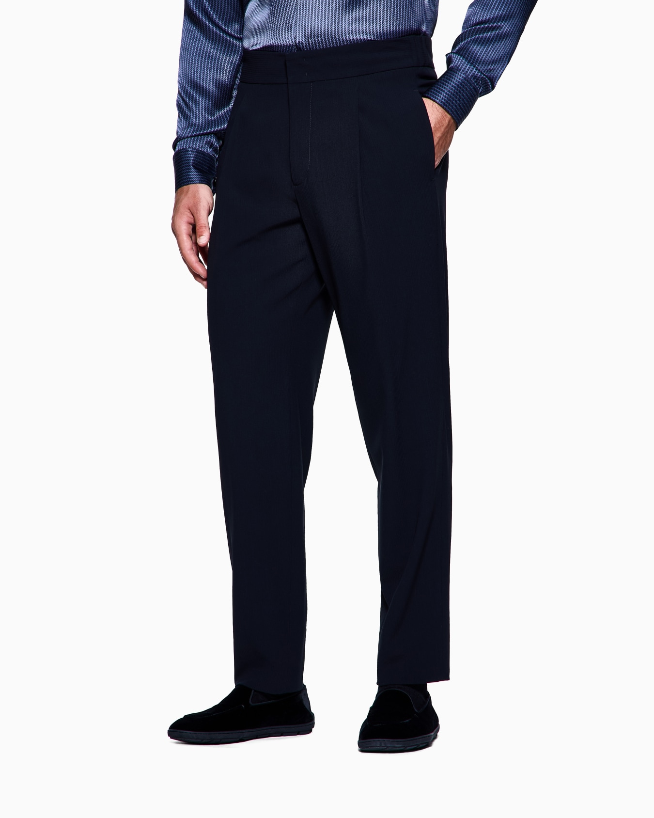 Single-dart, wool-crêpe trousers  Slide 3