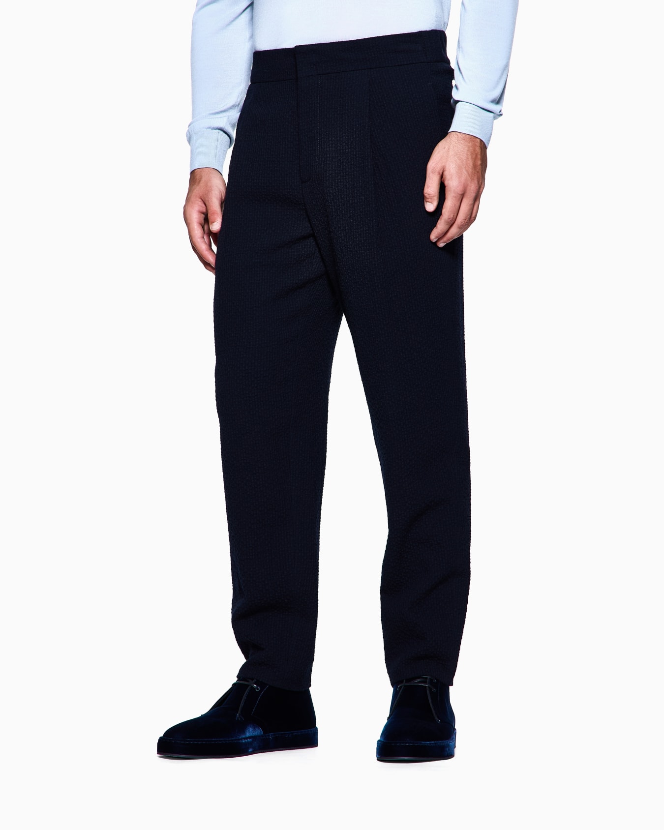 Single-pleat virgin-wool seersucker trousers Slide 3