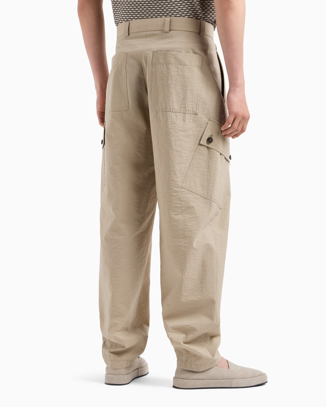 One-pleat cargo trousers in cotton canvas Slide 2