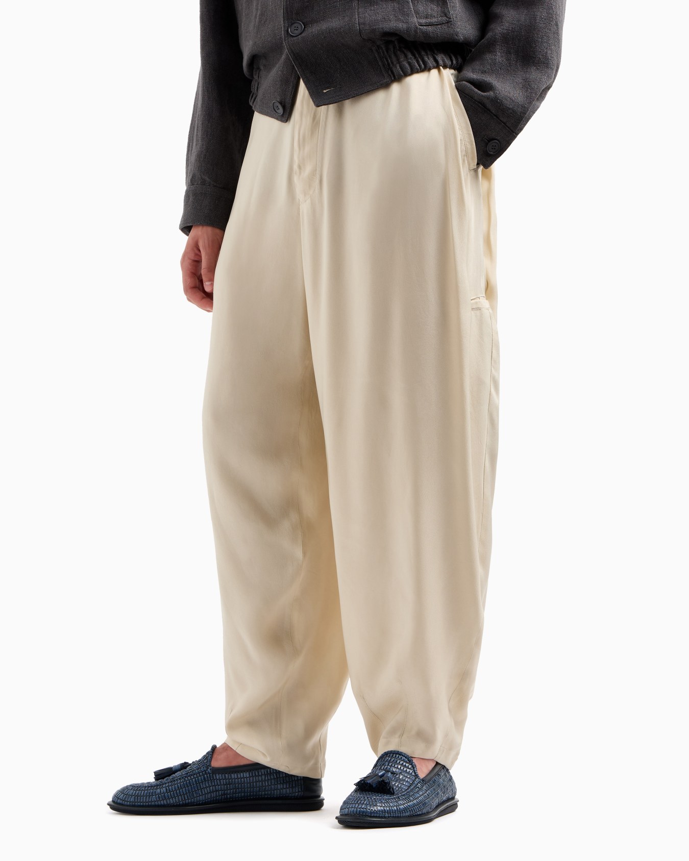 Weite Hose aus Viskose Folie 3