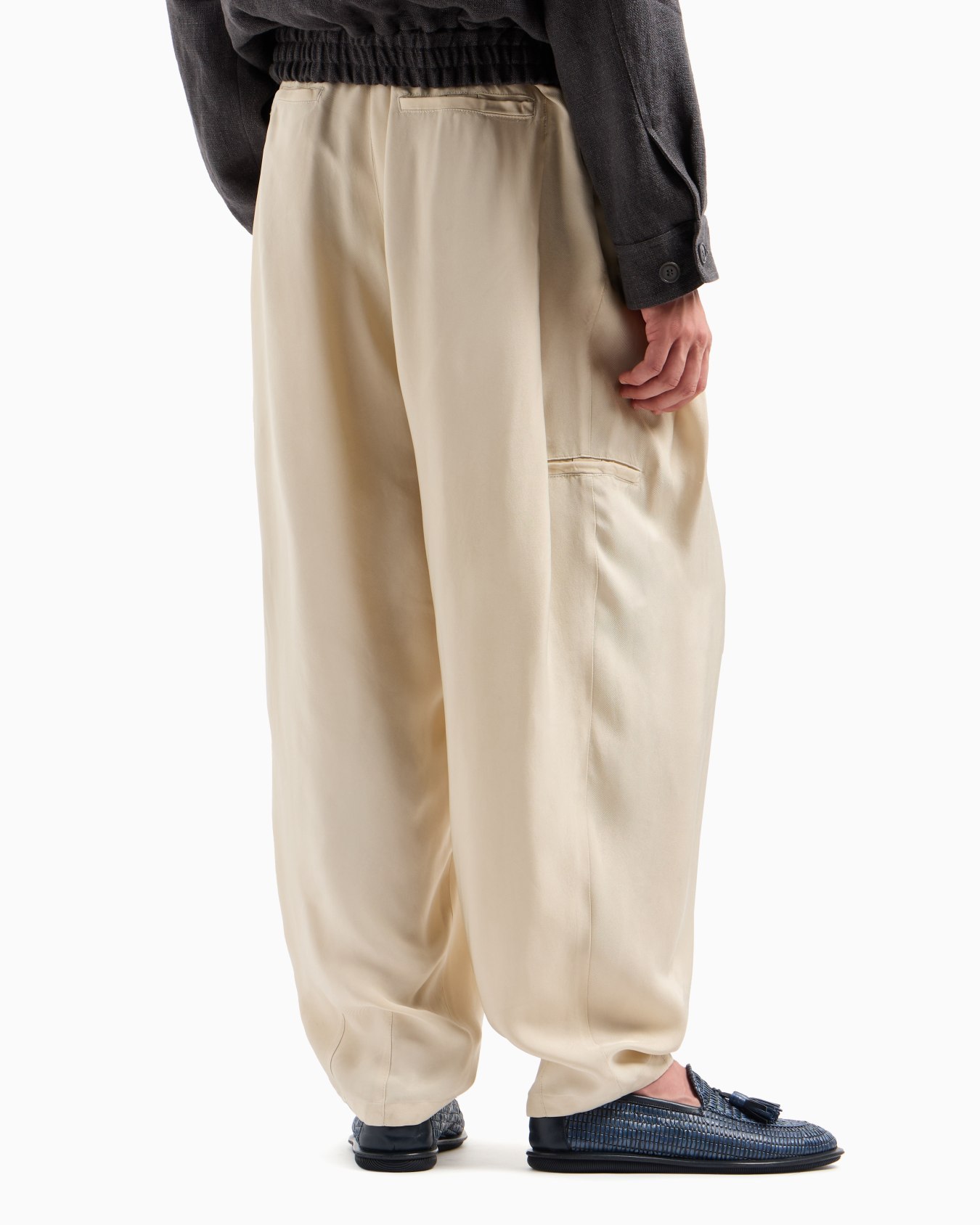 Wide-leg viscose trousers Slide 2