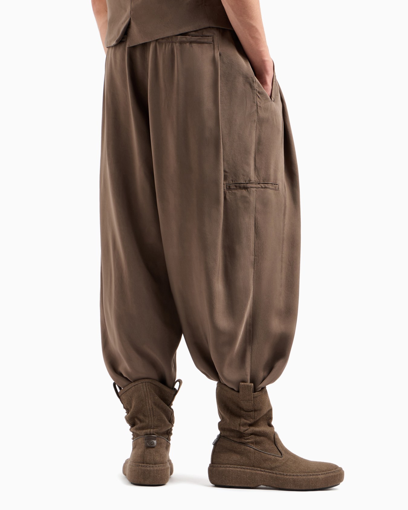 Wide-leg viscose trousers Slide 3