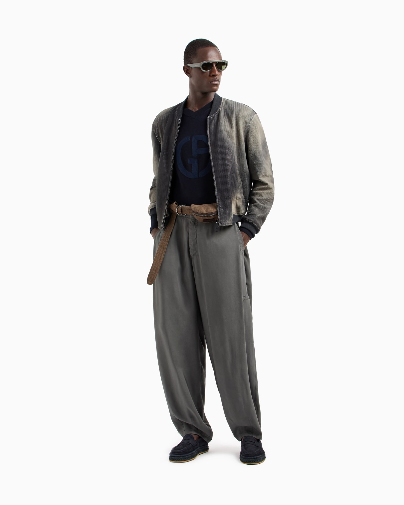 Wide-leg viscose trousers Slide 2