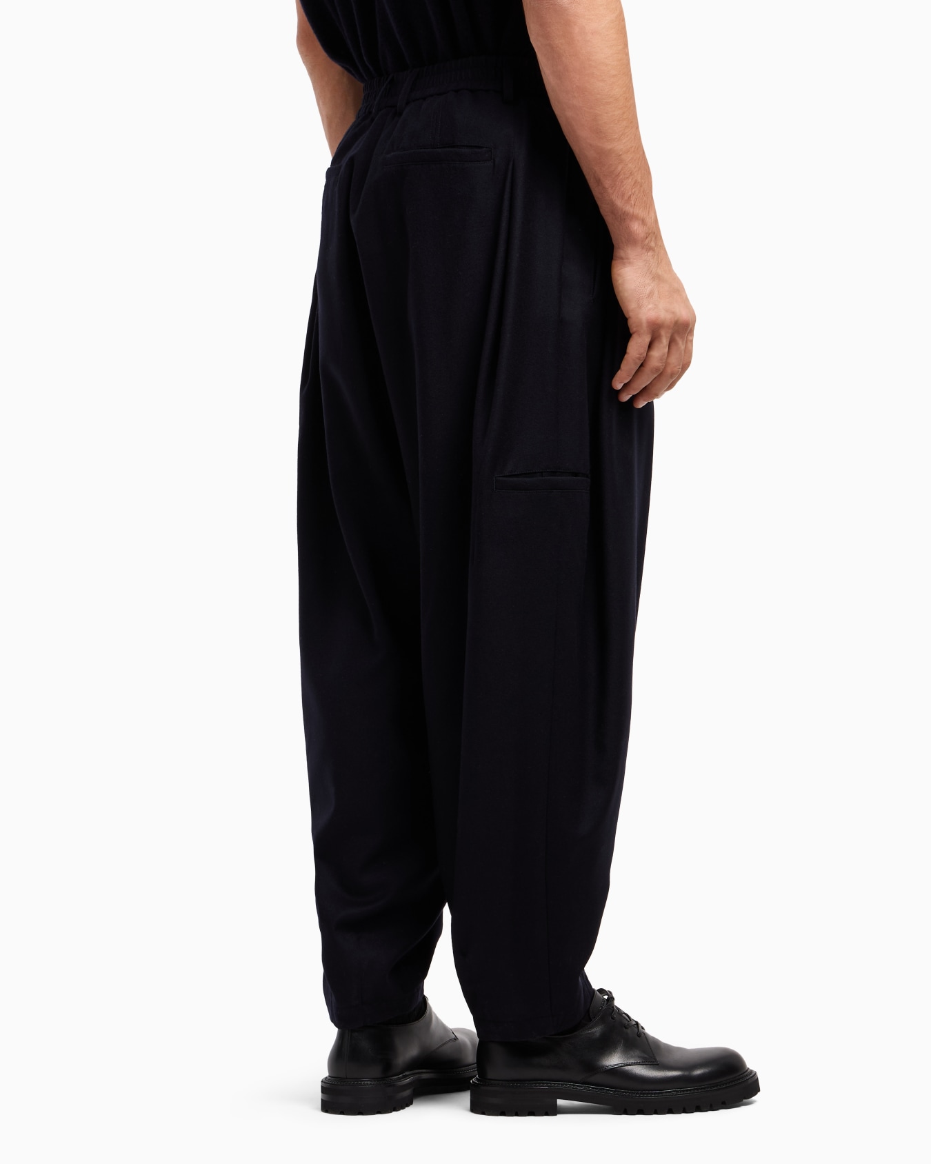 Flat-front trousers in lightweight wool cloth Slide 3