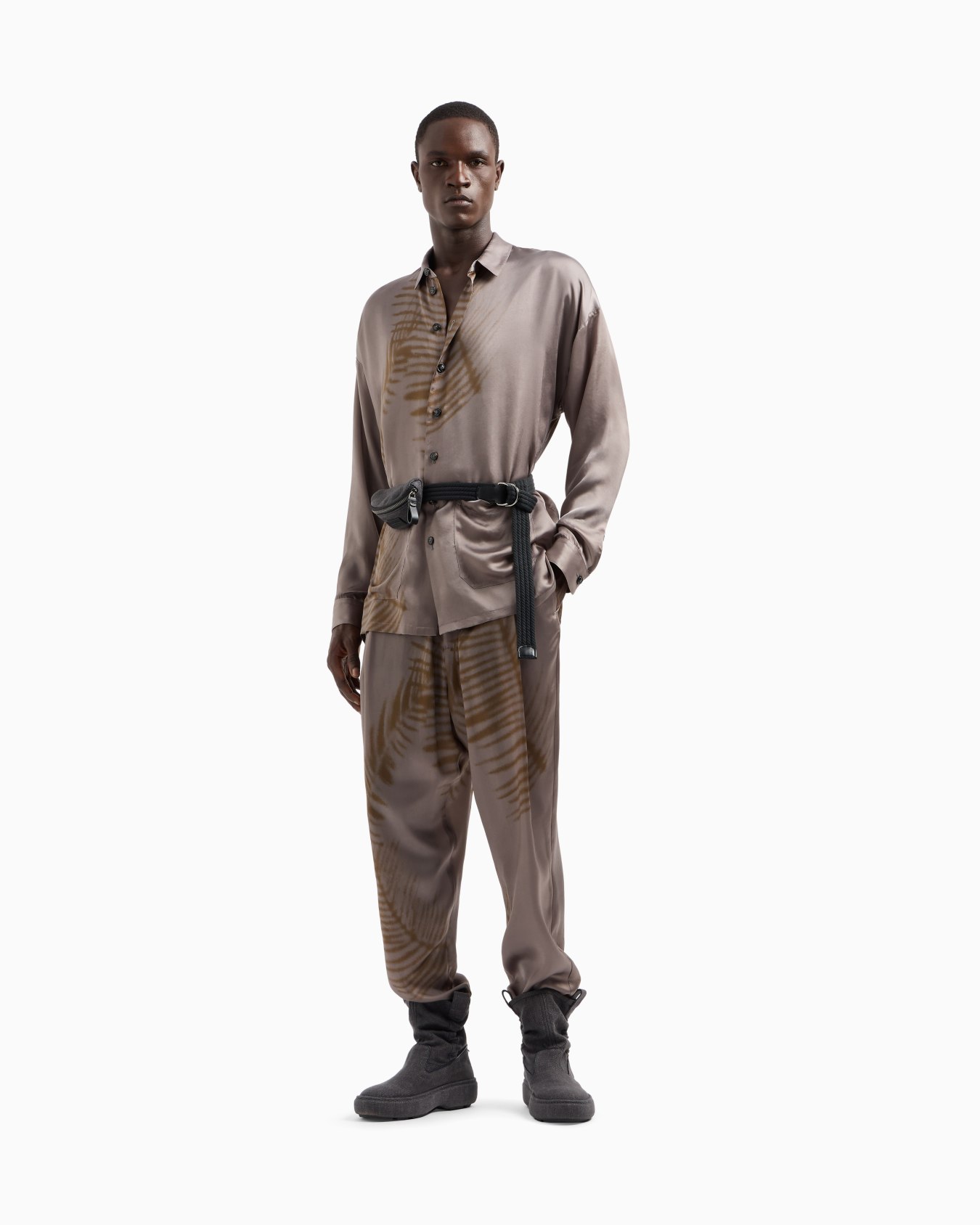Drawstring trousers in printed cupro Slide 2