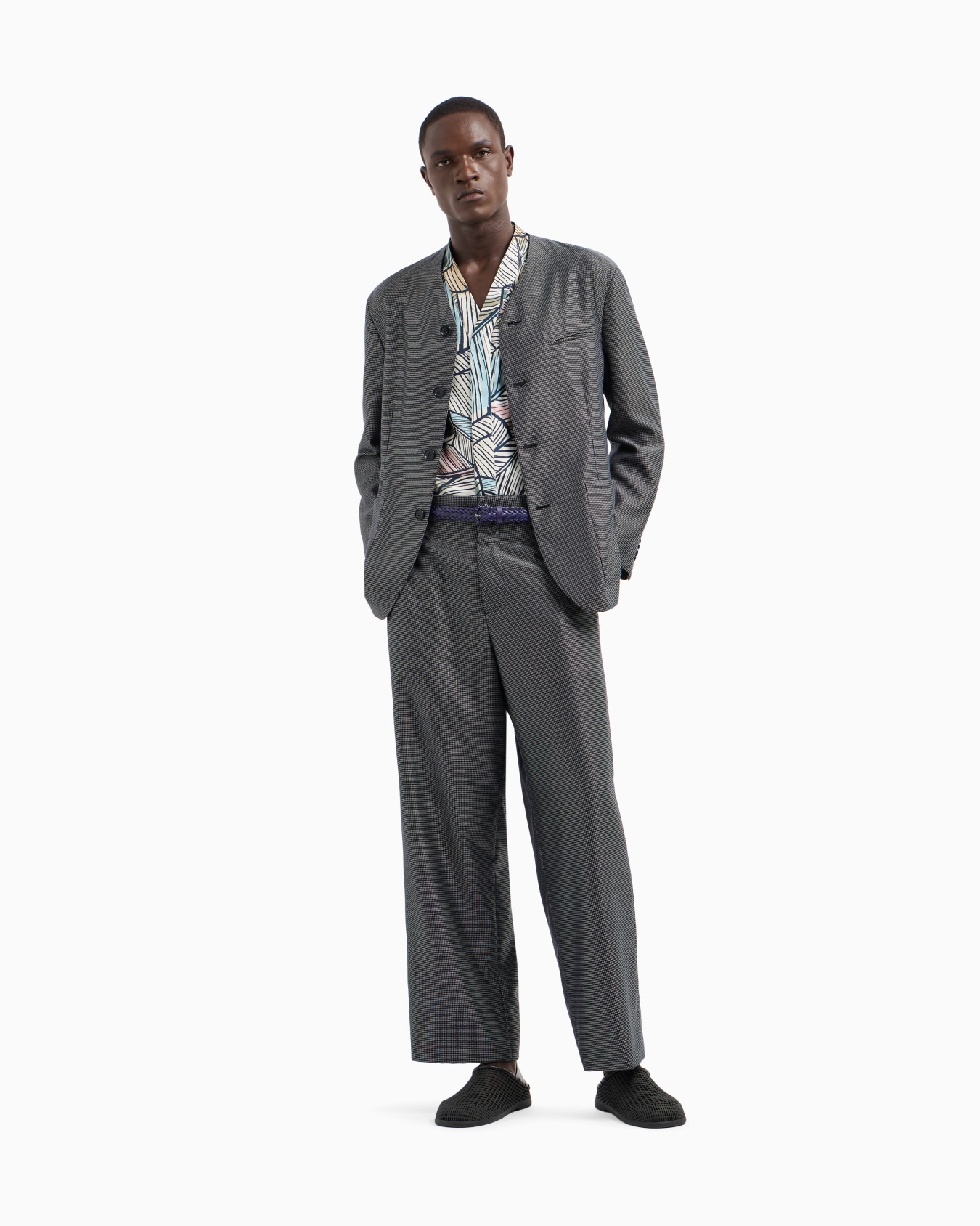 Printed silk short-sleeved shirt Slide 1
