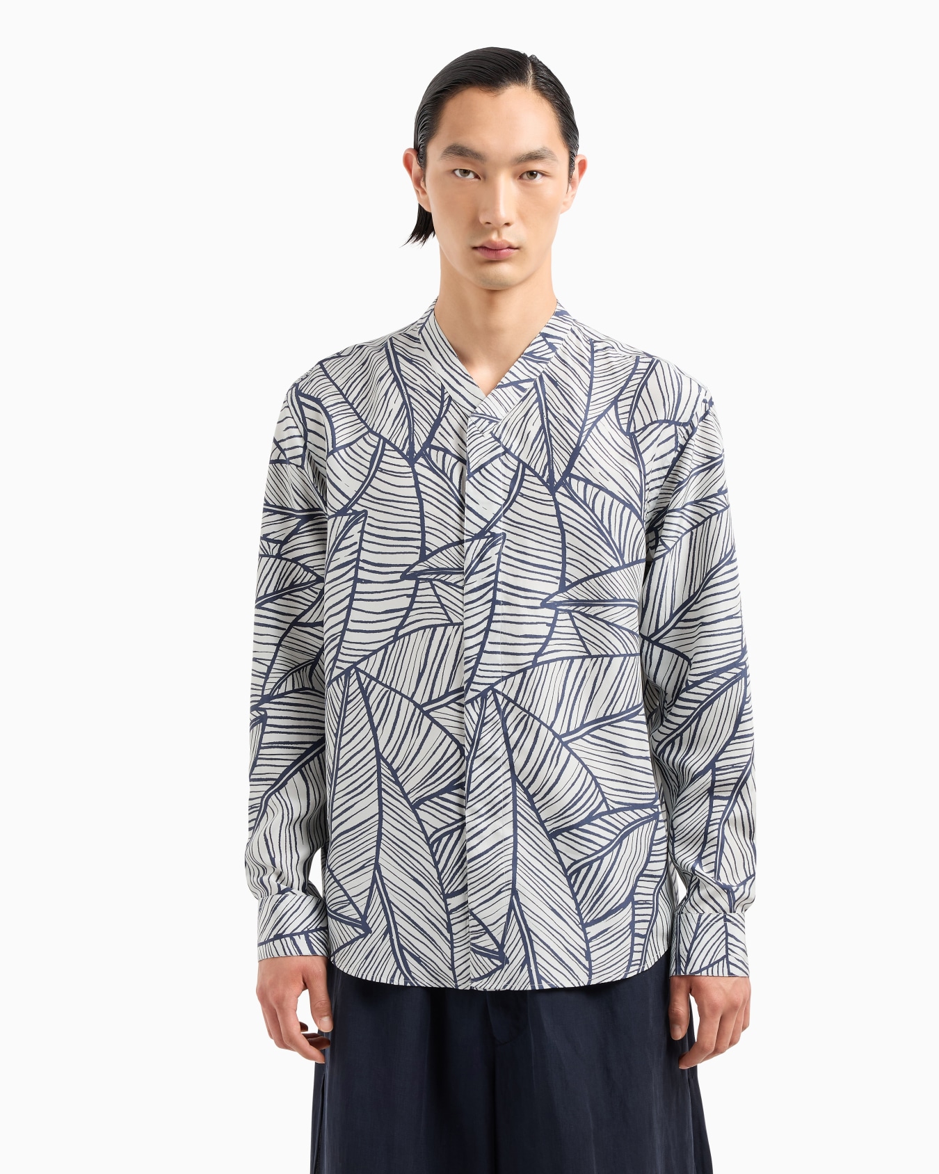 Shirt in printed silk habotai Slide 3